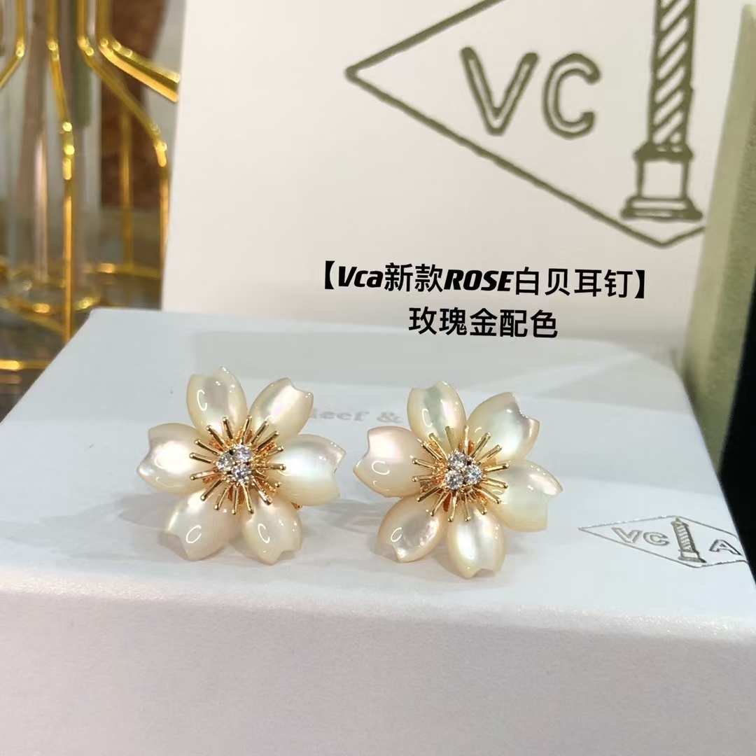 VCA Rose de Noël Christmas Earrings - Best Replica Jewelry™