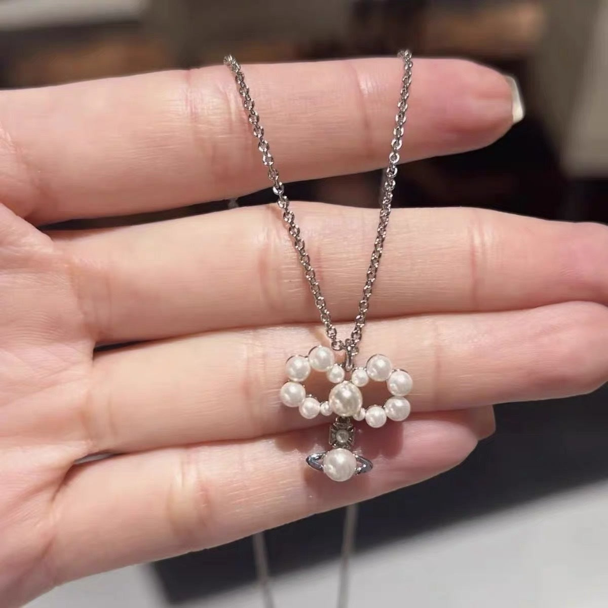 Vivienne Westwood Pearl Planet Pendant Necklace - Best Replica Jewelry™