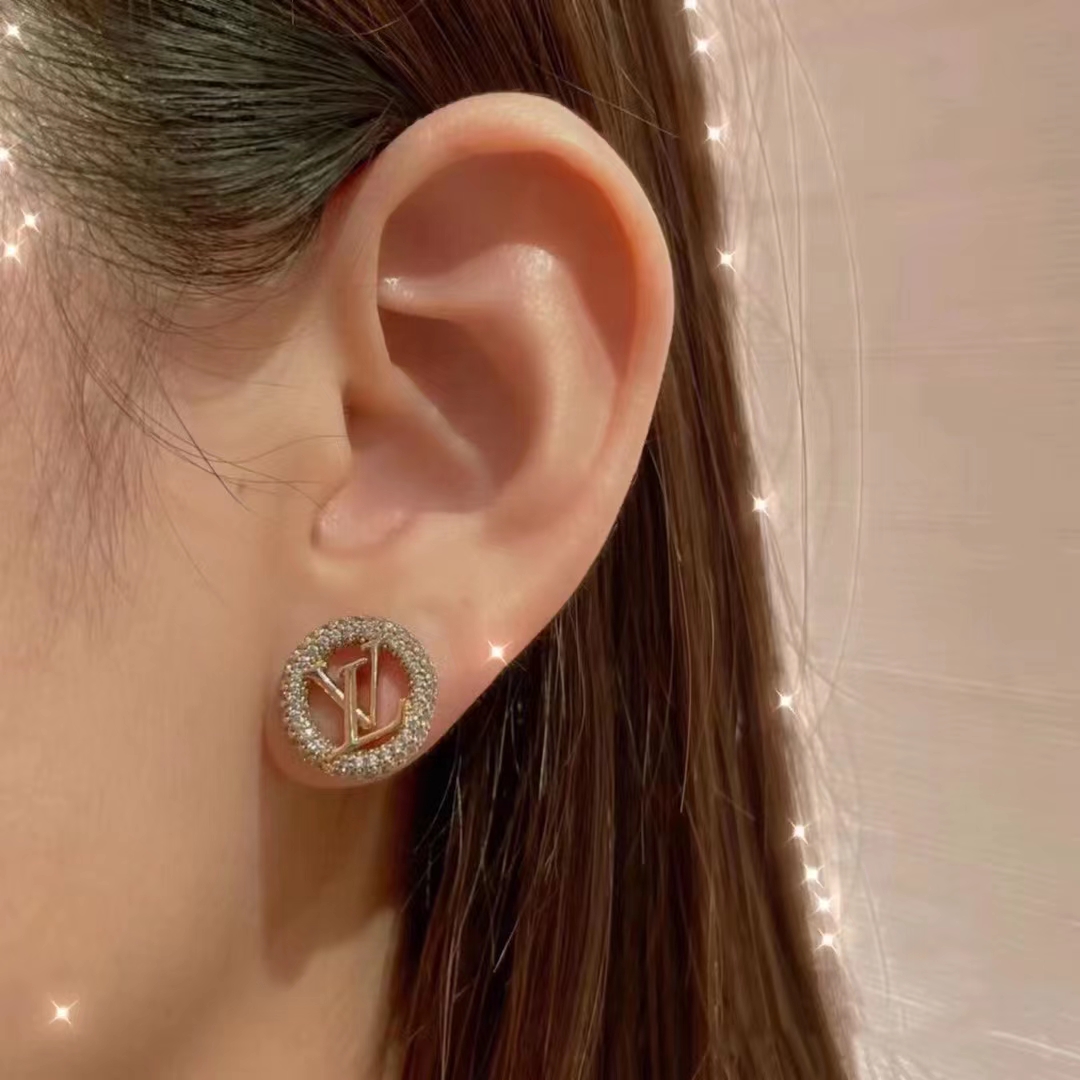 Louis Vuitton Diamond Paved Round Stud Earrings - Best Replica Jewelry™