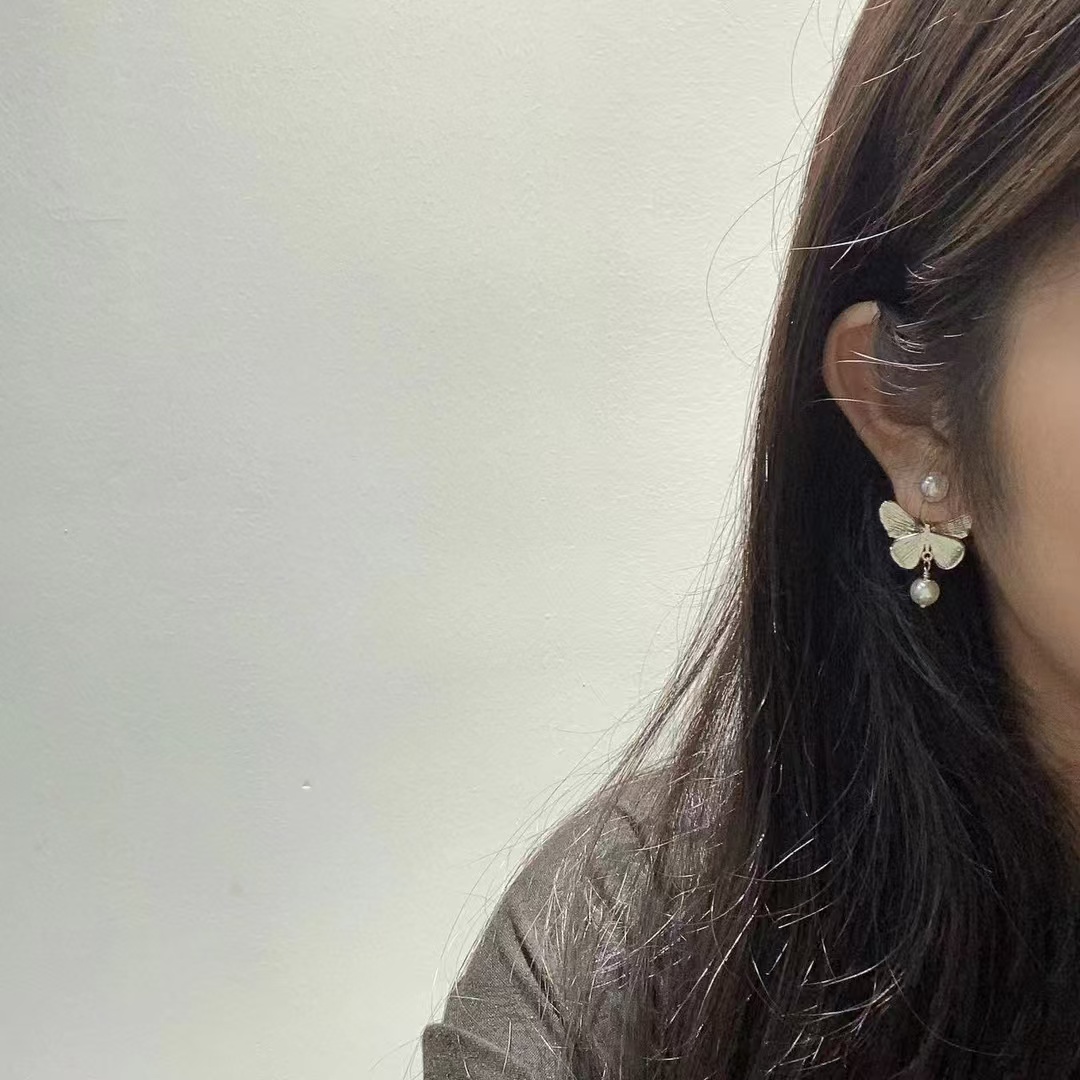 Dior Butterfly with Pearl Earrings - Best Replica Jewelry™