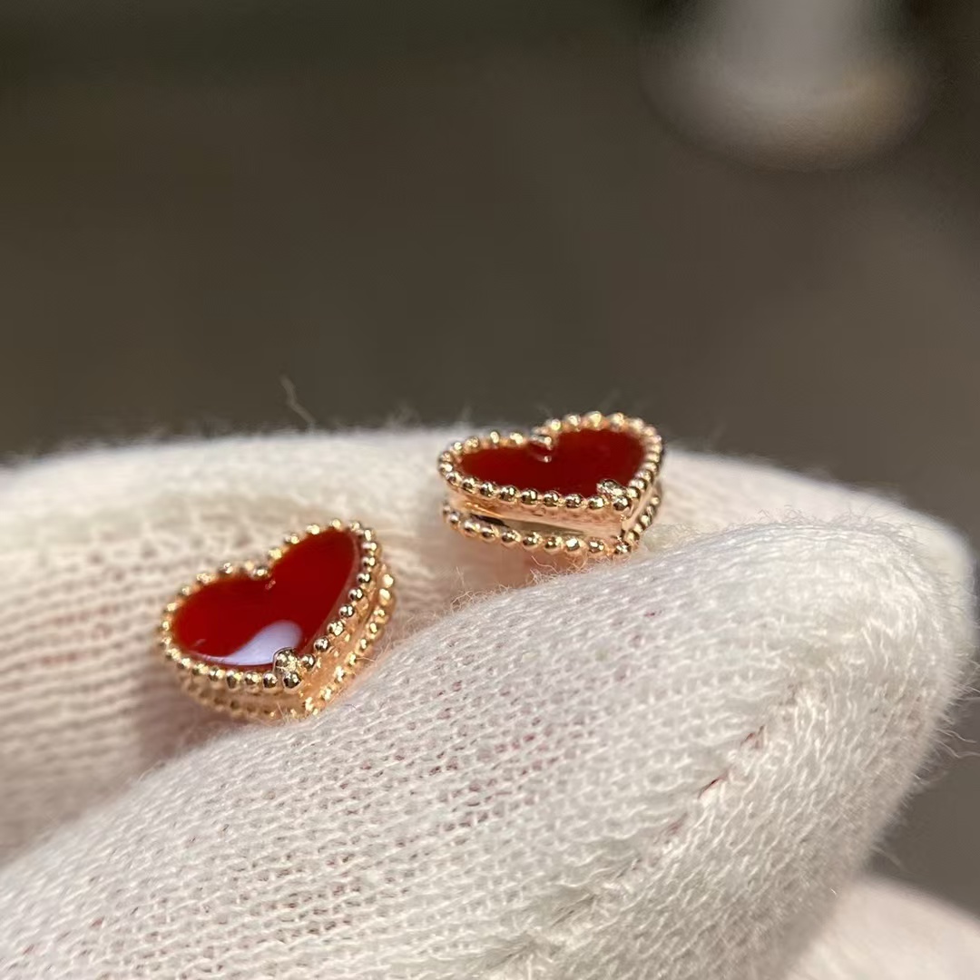 VCA Heart Stud Earrings - Best Replica Jewelry™