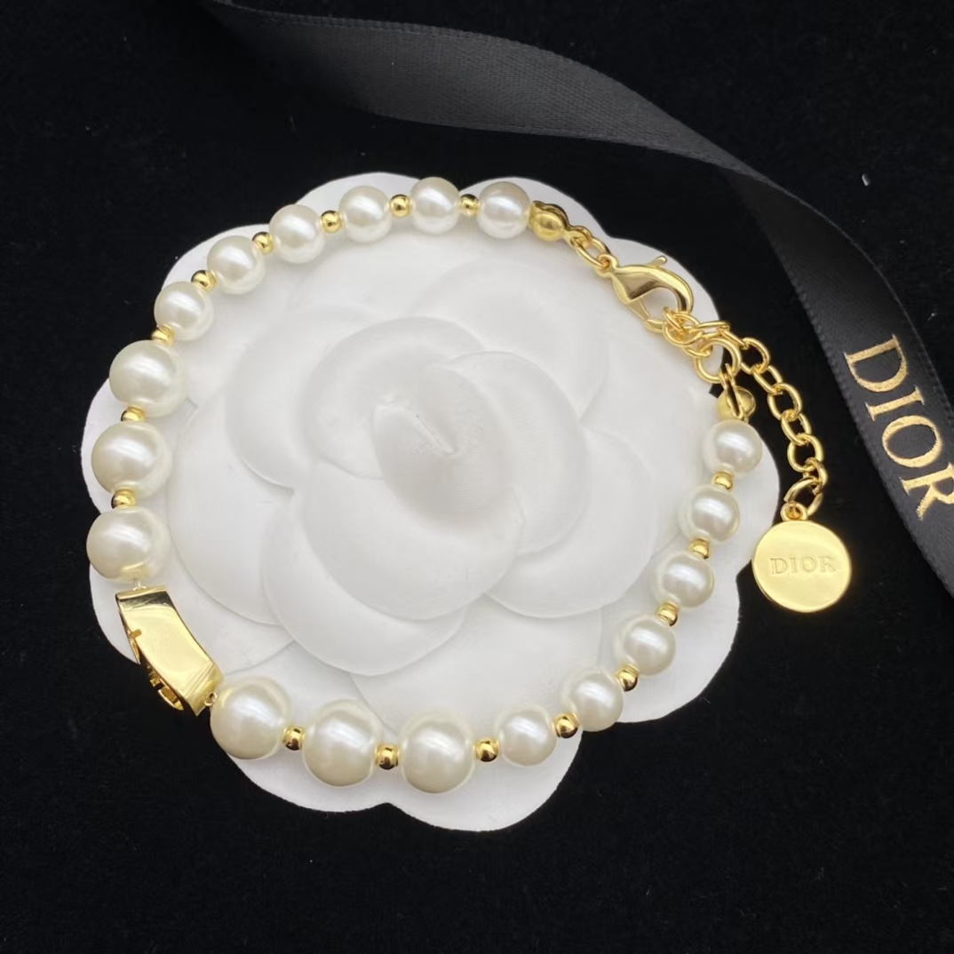 Dior Classic Pearl Bracelet - Best Replica Jewelry™