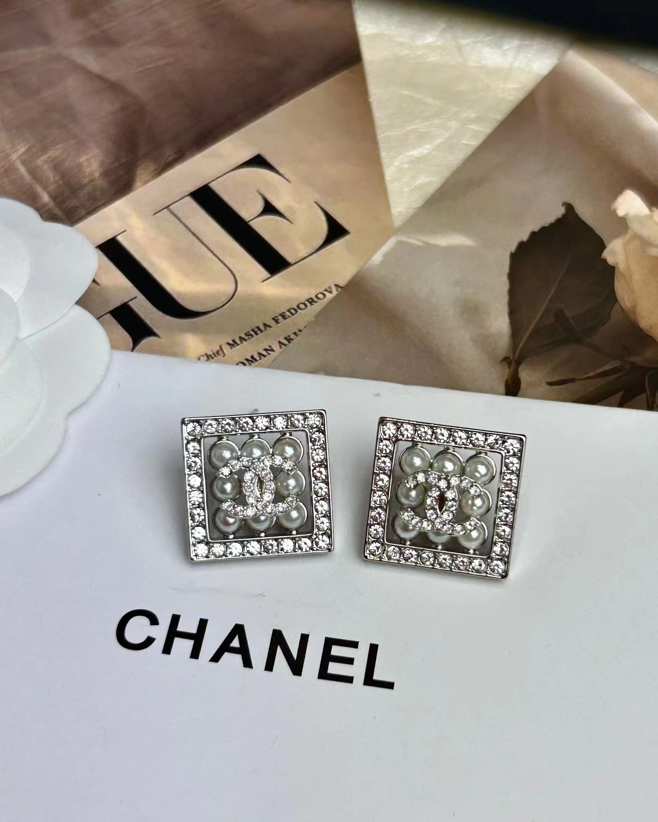 Chanel Square Diamond and Pearl Earrings - Best Replica Jewelry™