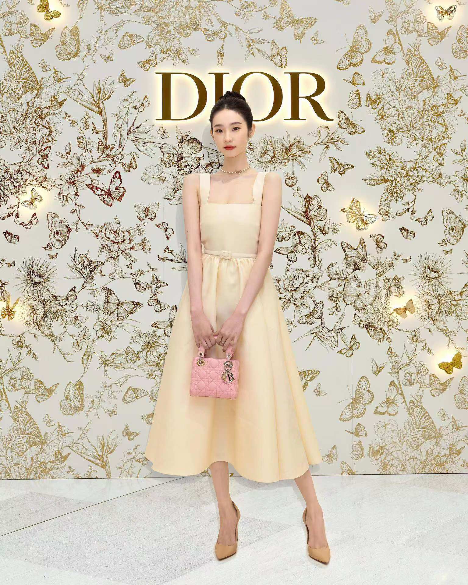 Dior Hollow Butterfly Pendant Pearl Necklace - Best Replica Jewelry™