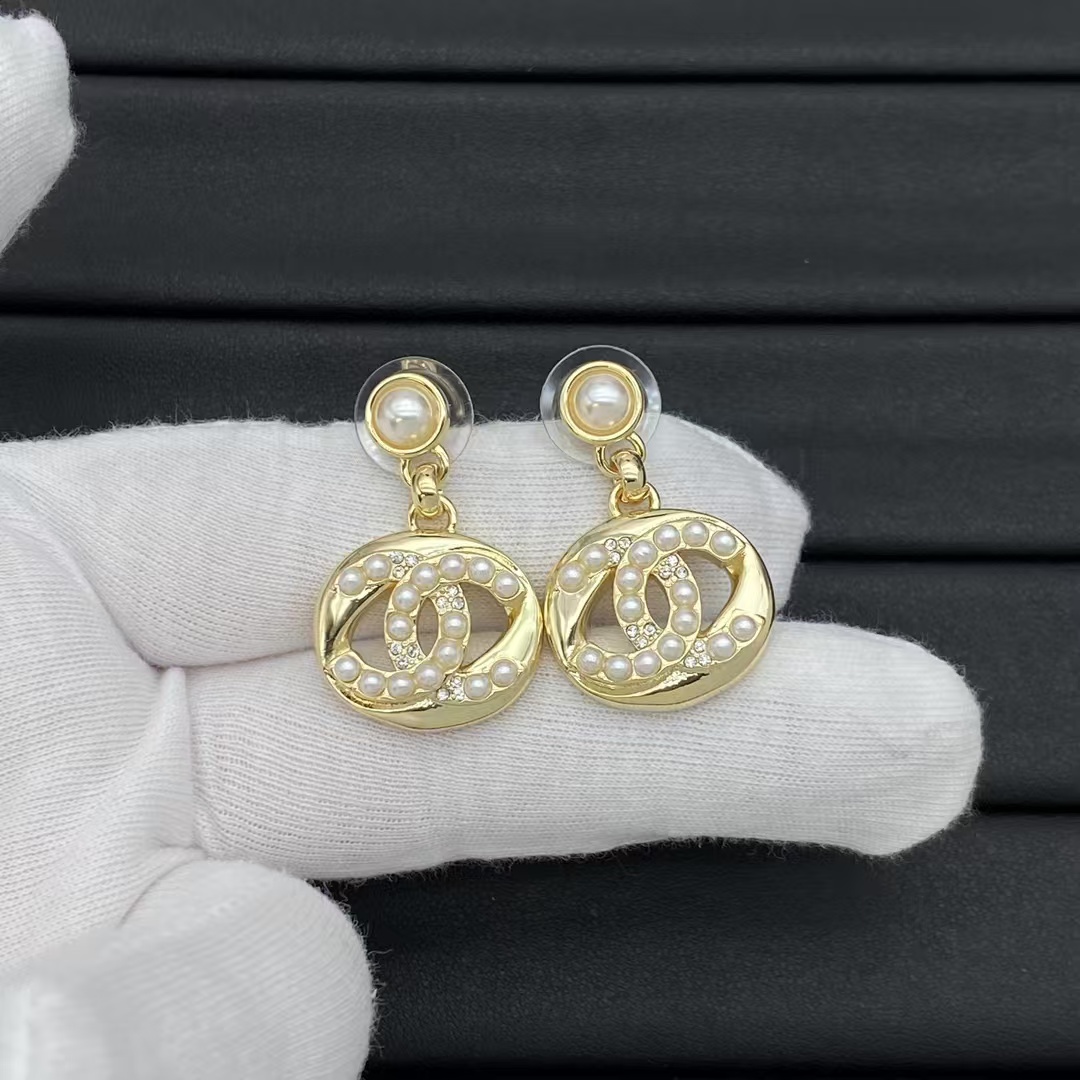 Chanel Pearl and Diamond Paved Earrings - Best Replica Jewelry™