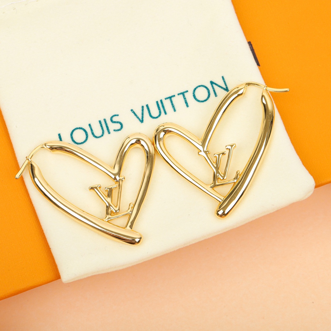 Louis Vuitton Fashion Love Heart Earrings - Best Replica Jewelry™