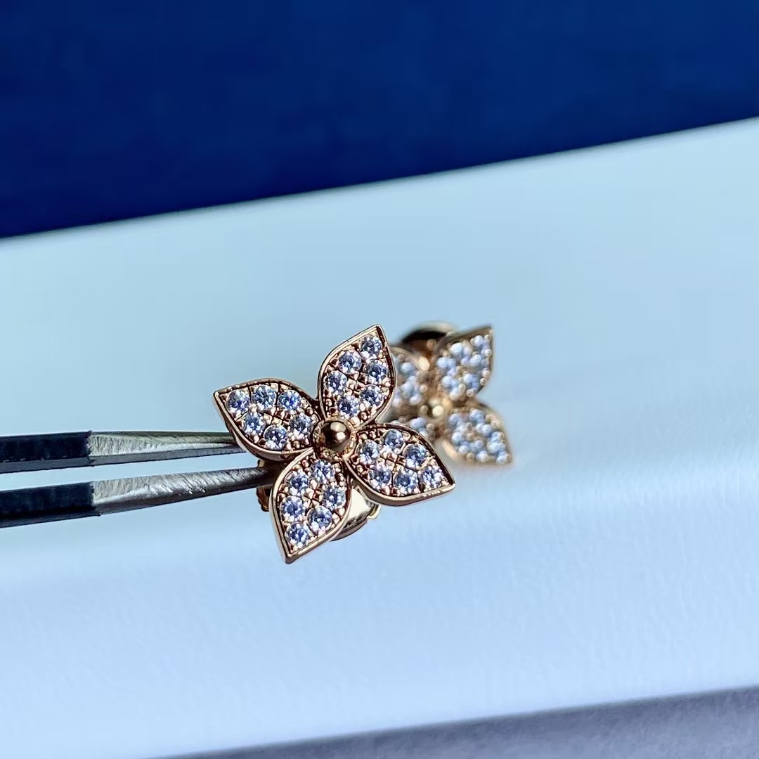 Louis Vuitton Diamond Flower Stud Earrings - Best Replica Jewelry™
