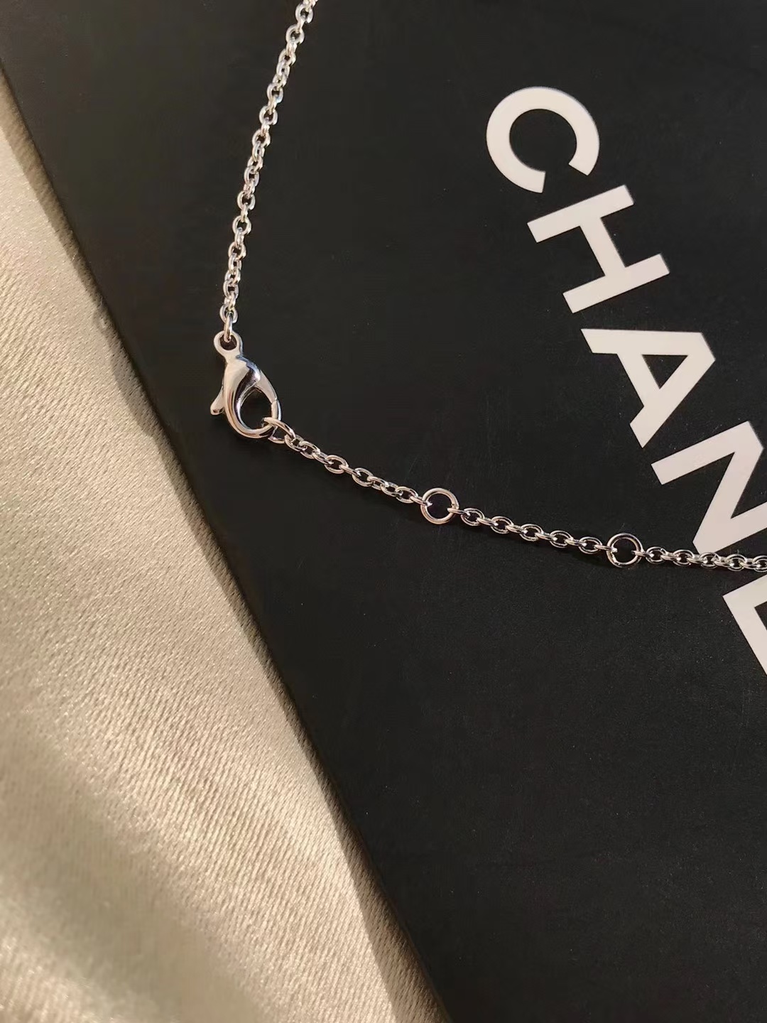 Chanel Coco Crush White Gold Necklace - Best Replica Jewelry™