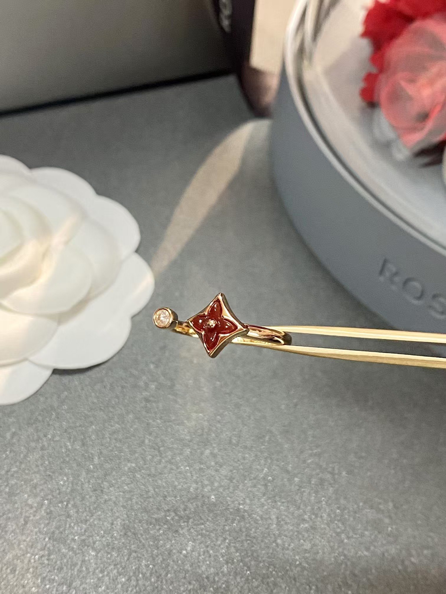 Louis Vuitton Color Blossom Mini Star Ring - Best Replica Jewelry™