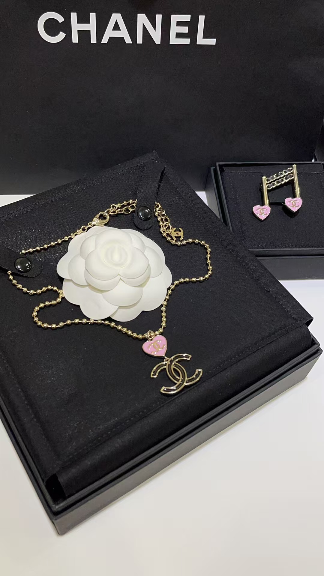 Chanel Diamond Pearl Paved Double C Pendant Pearl Necklace - Best Replica Jewelry™