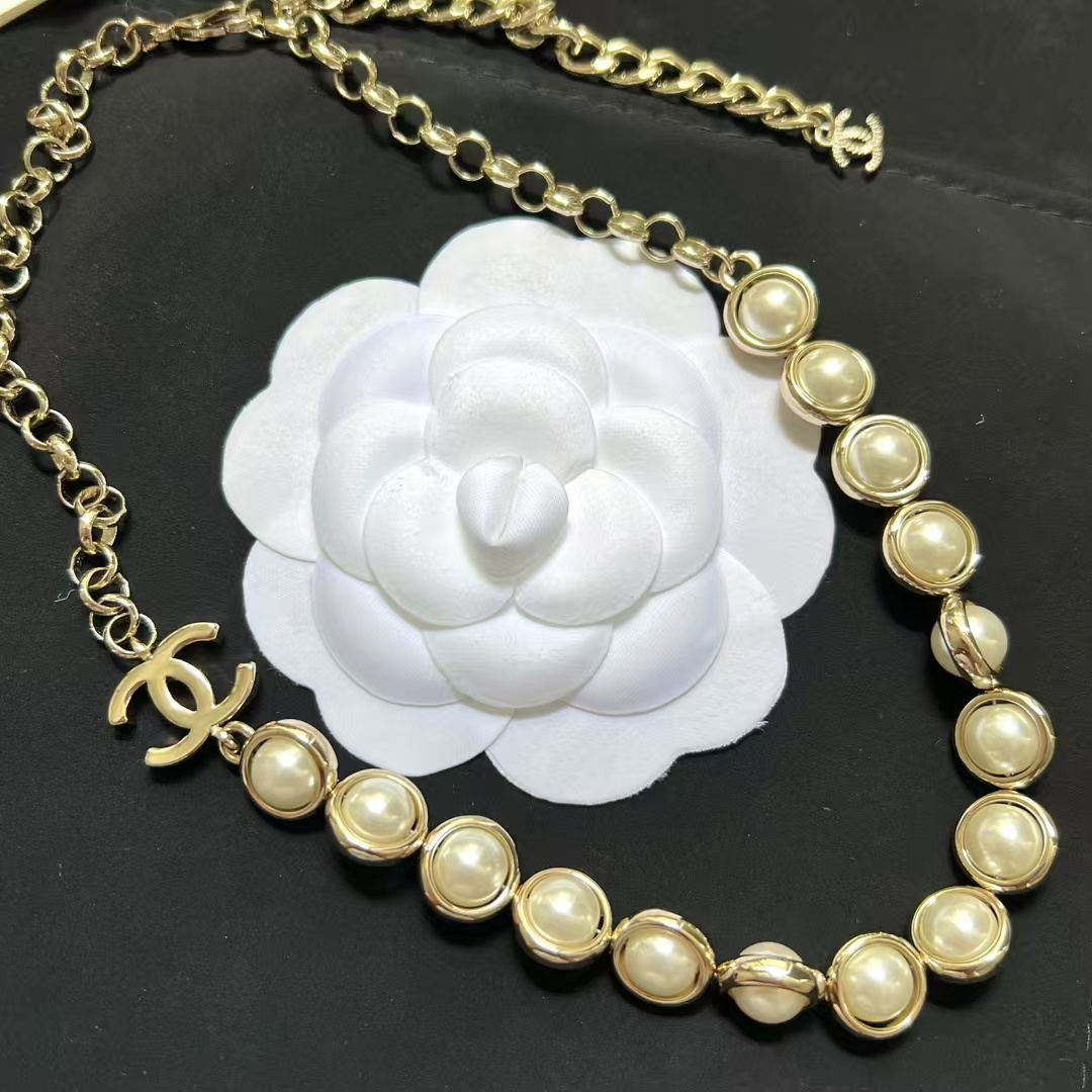 Chanel Half Chain Half Ehancered Pearl Necklace - Best Replica Jewelry™