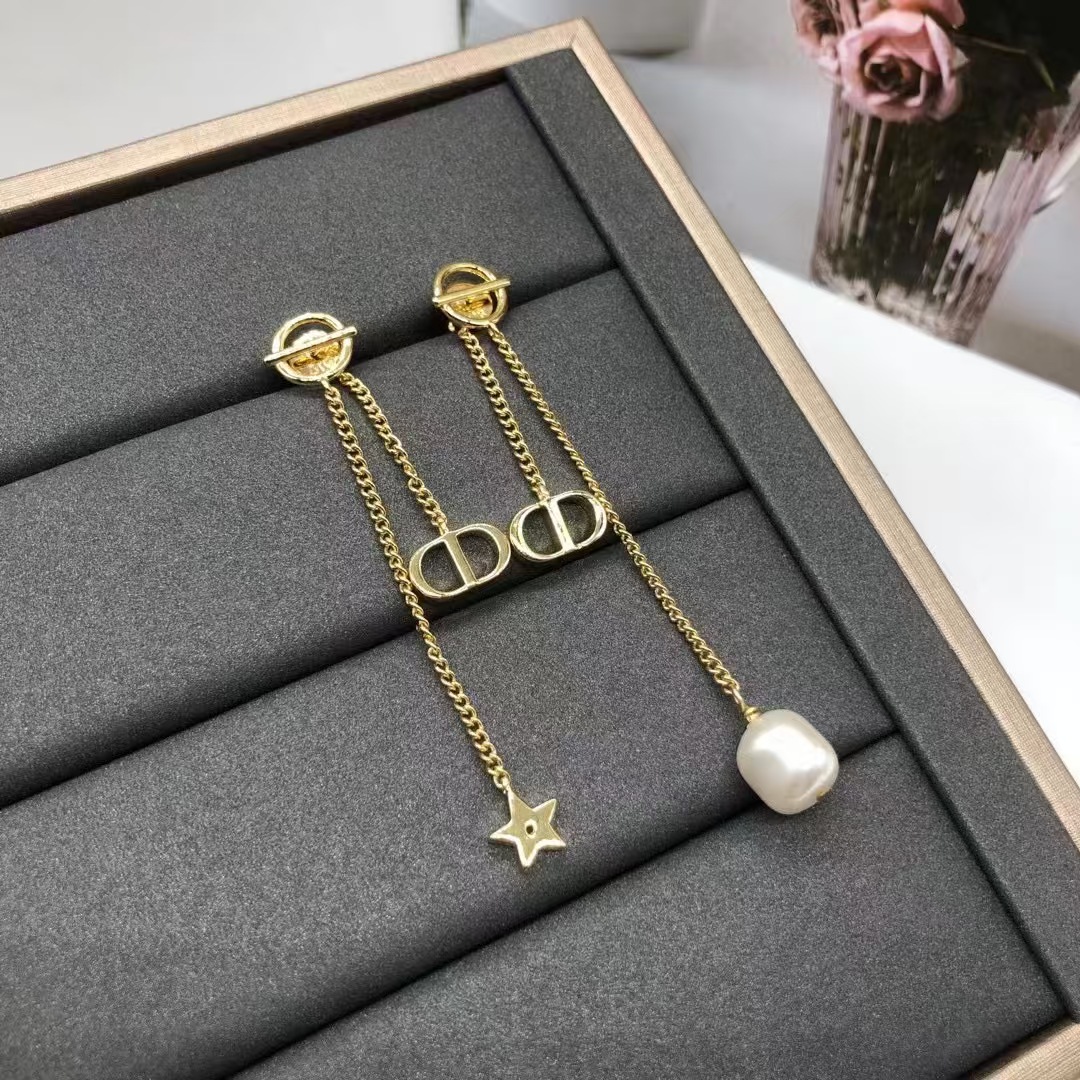 Dior Asymmetric Star Pearl Dangle Long Earrings - Best Replica Jewelry™
