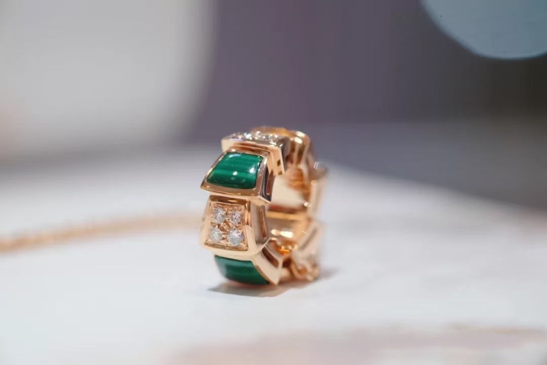 Bvlgari Serpenti Viper Necklace - Best Replica Jewelry™