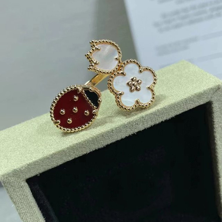 VCA Lucky Spring Flower and Ladybug Between Finger Ring - Best Replica Jewelry™
