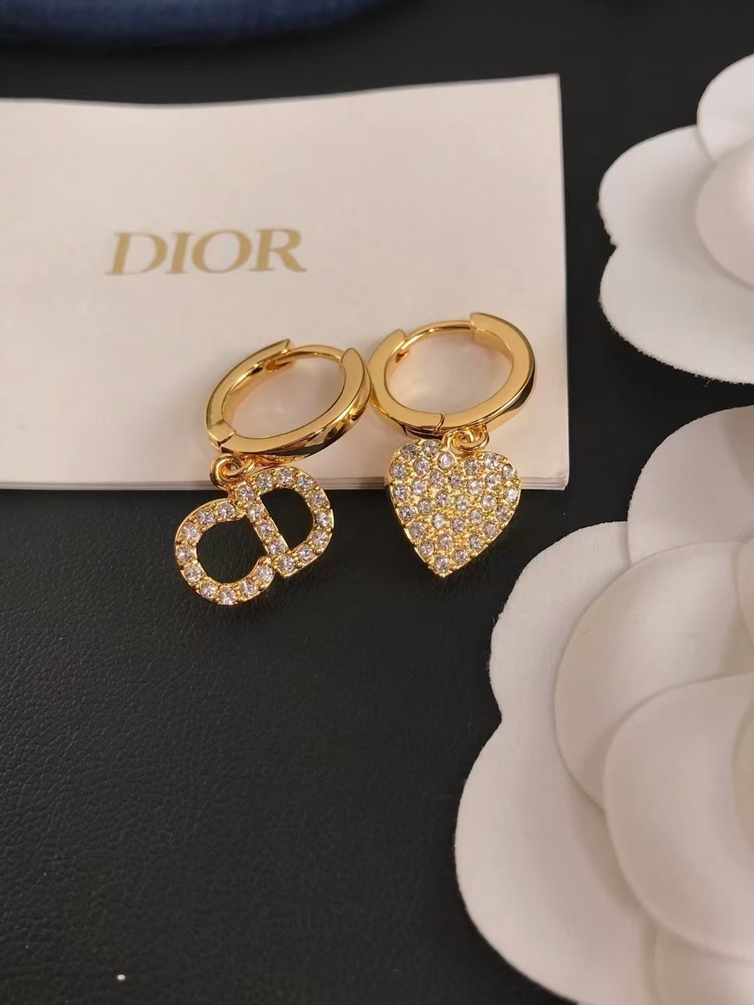 Dior Asymmetric Heart CD Dangle Earrings - Best Replica Jewelry™