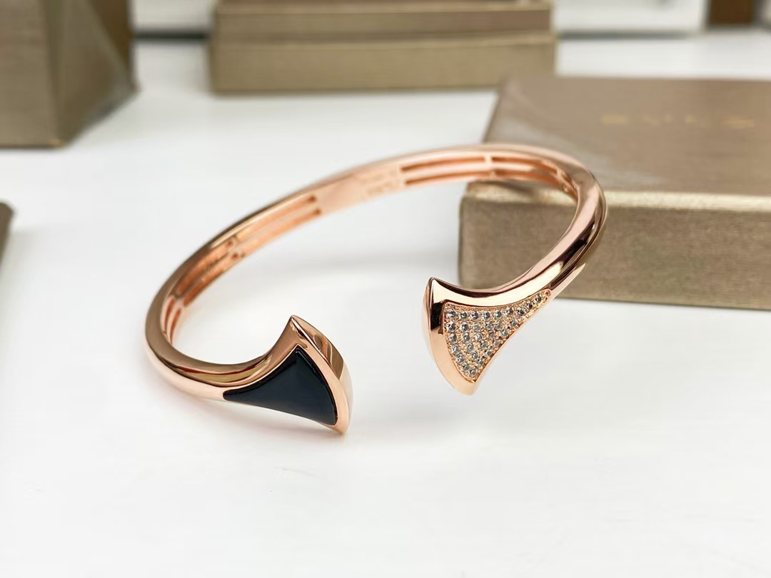 Bvlgari Divas' Dream Open Cuff Bangle Bracelet in Rose Gold - Best Replica Jewelry™
