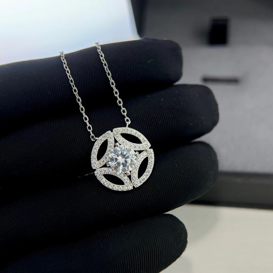 Cartier Hollow Round Pendant Necklace - Best Replica Jewelry™