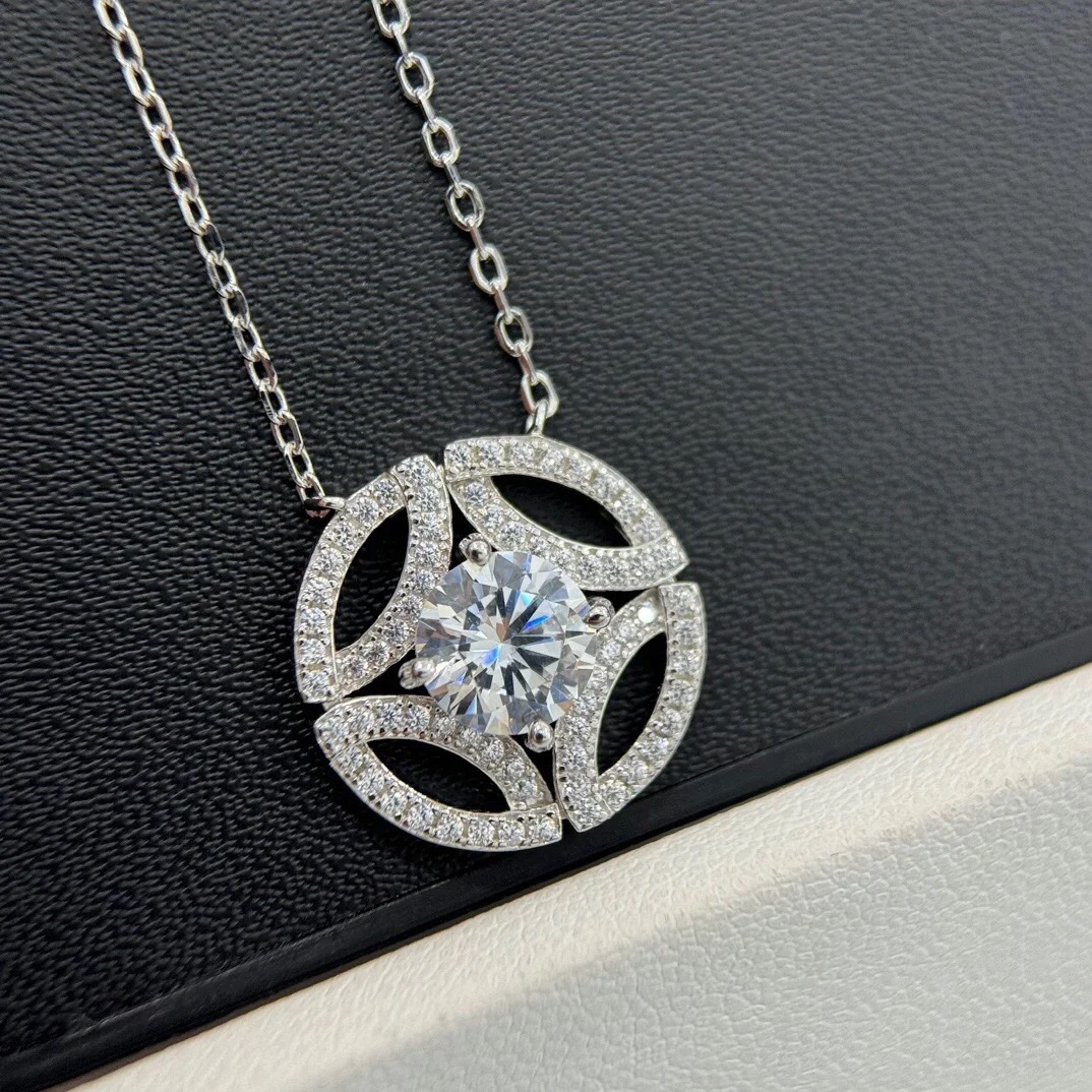 Cartier Hollow Round Pendant Necklace - Best Replica Jewelry™