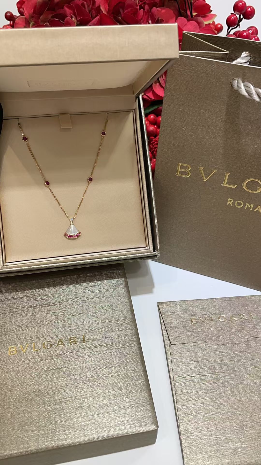 Bvlgari Divas' Dream Necklace - Best Replica Jewelry™