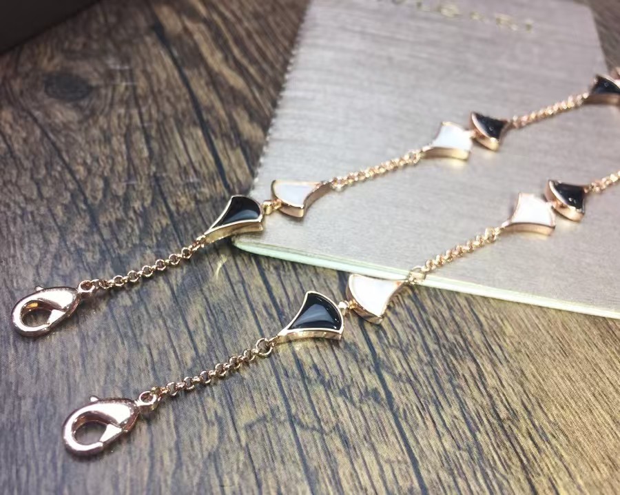 Bvlgari Divas’ Dream Bracelet - Best Replica Jewelry™