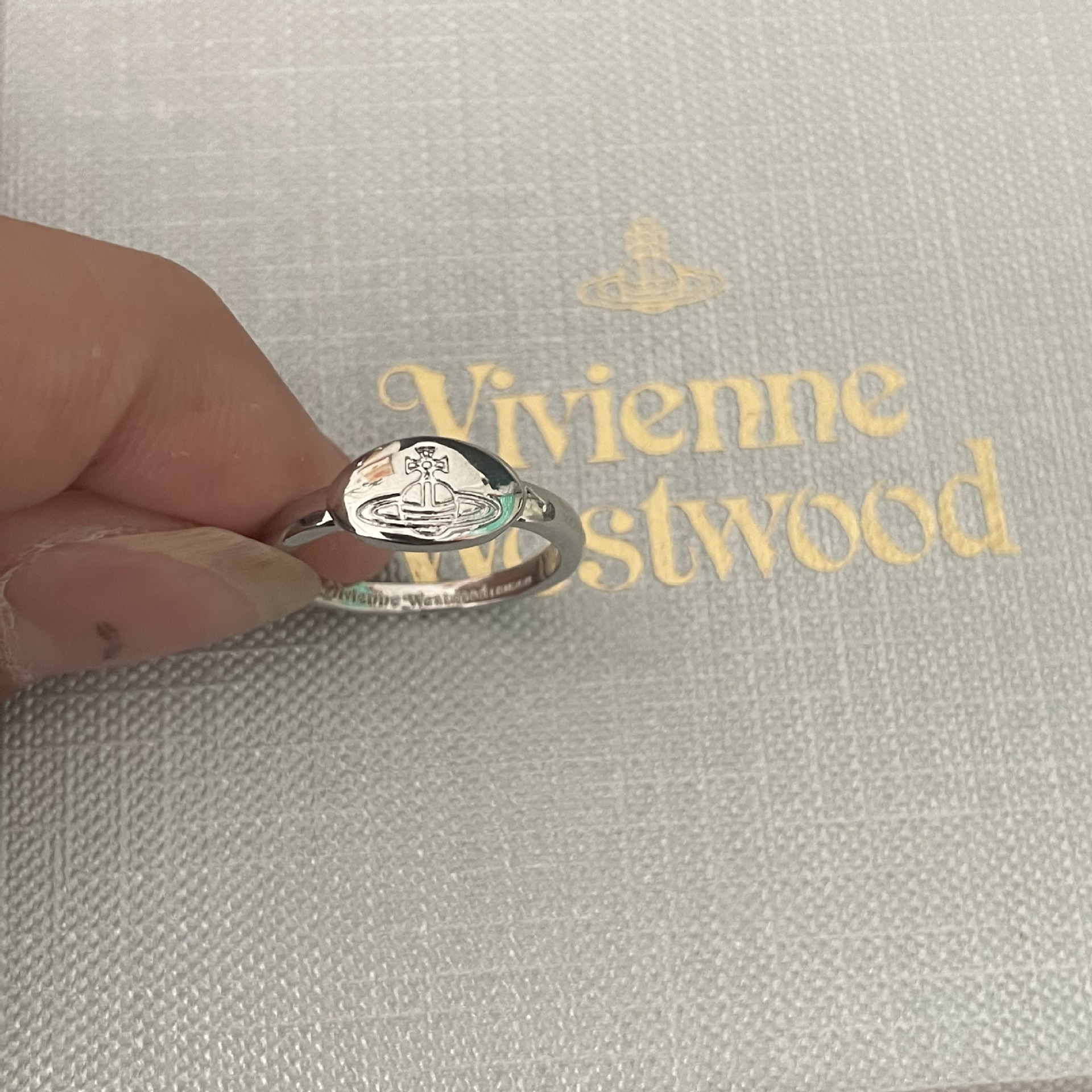 Vivienne Westwood Debossed Stamped Saturn Ring - Best Replica Jewelry™