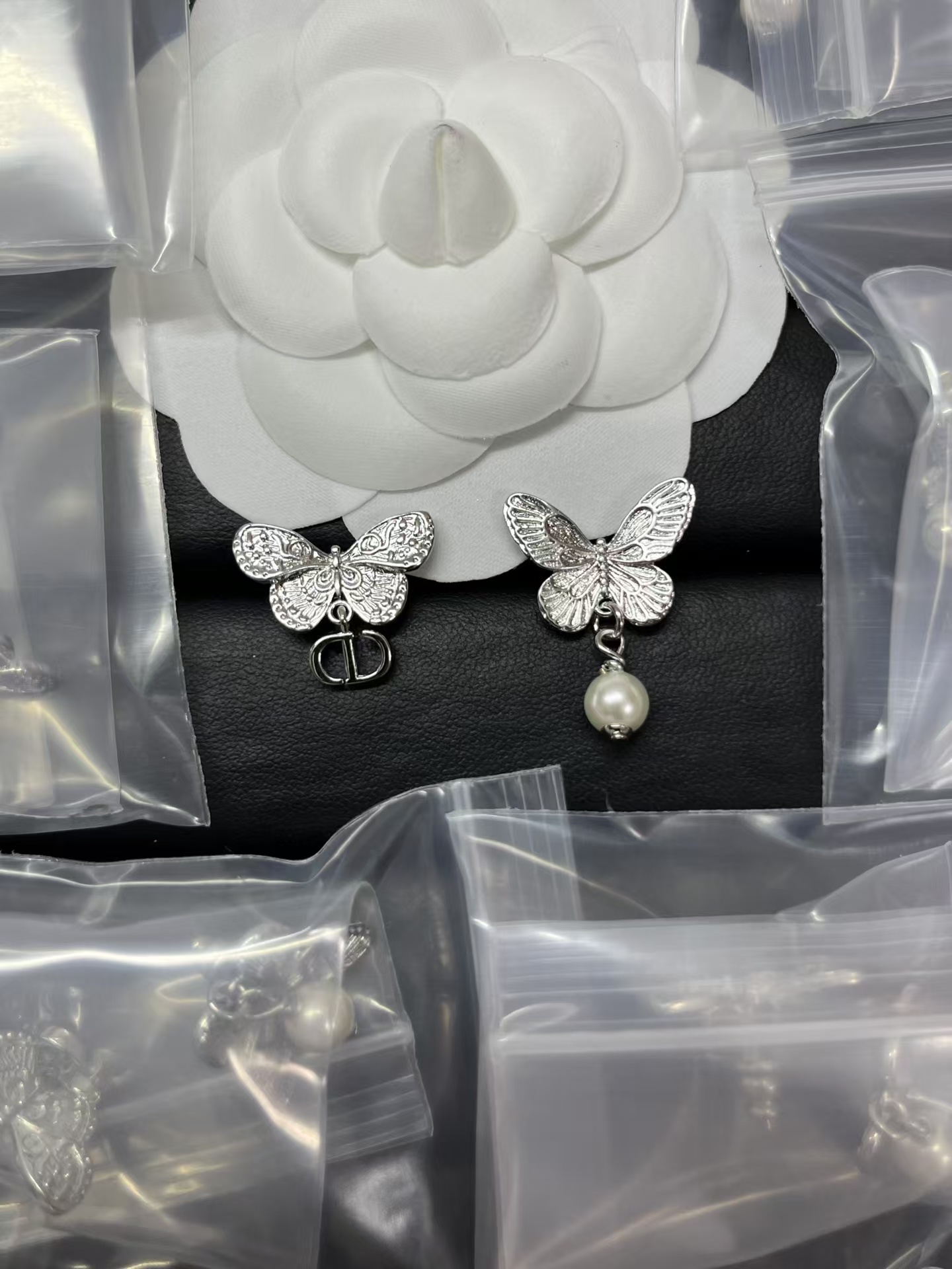 Dior Asymmetric Butterfly Earrings - Best Replica Jewelry™