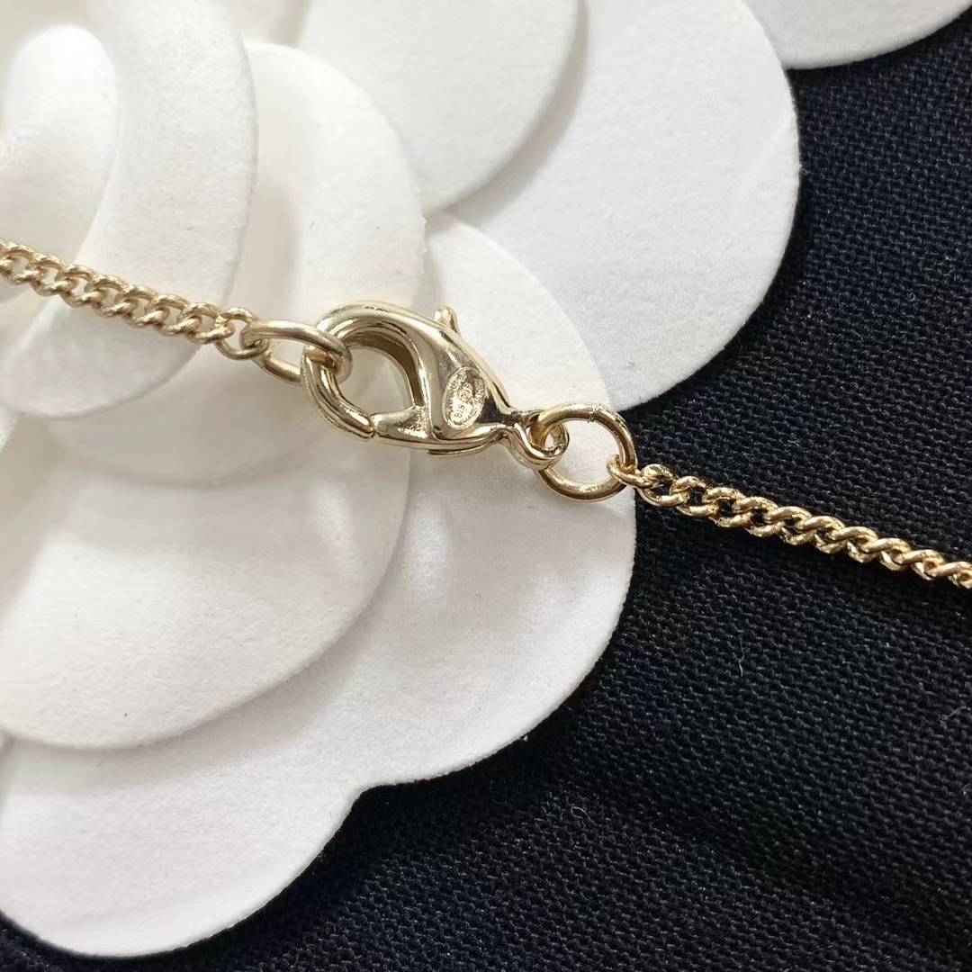 Chanel Minimalist Double C Pearl Drop Necklace - Best Replica Jewelry™