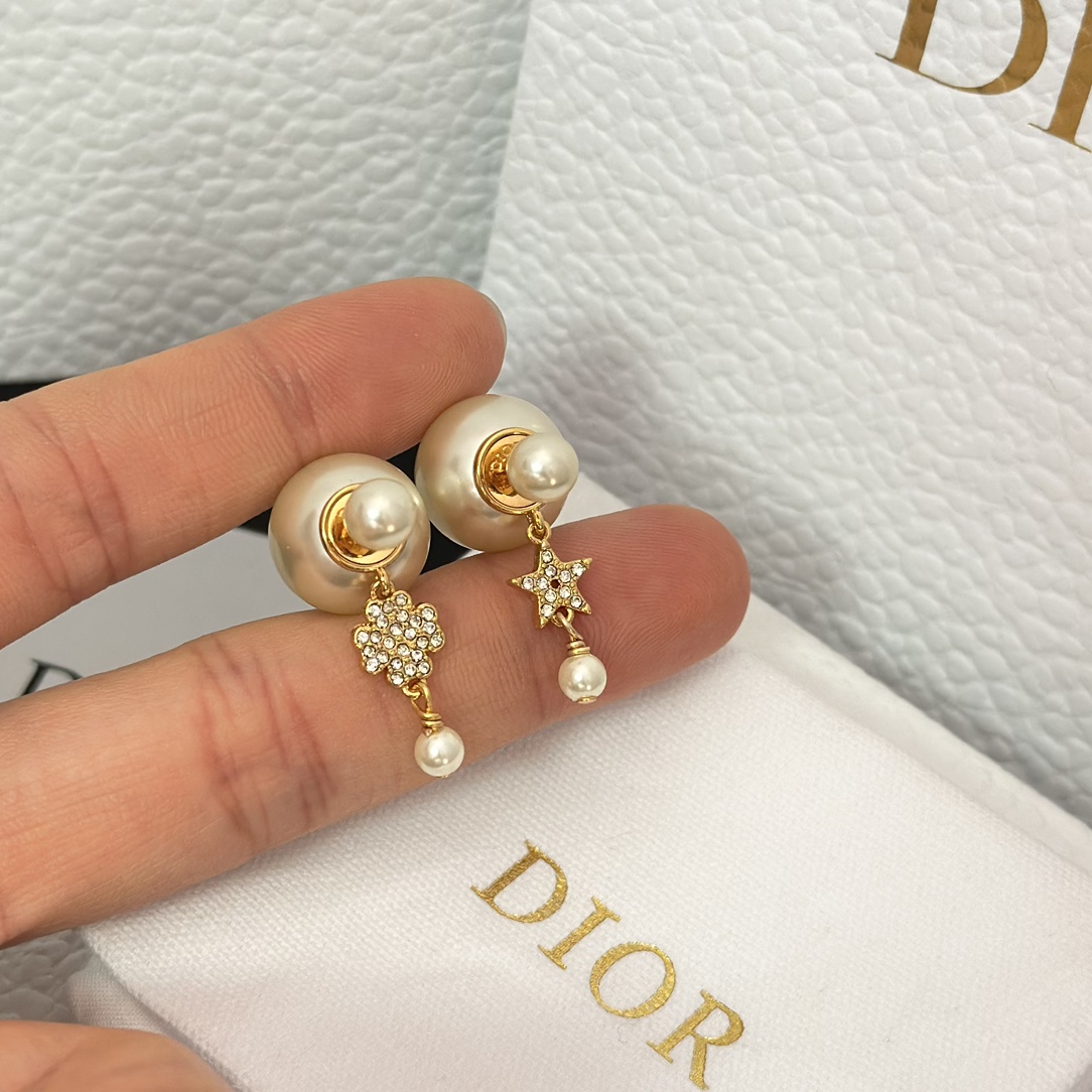 Dior Asymmetric Star Clover Dangle Pearl Earrings - Best Replica Jewelry™
