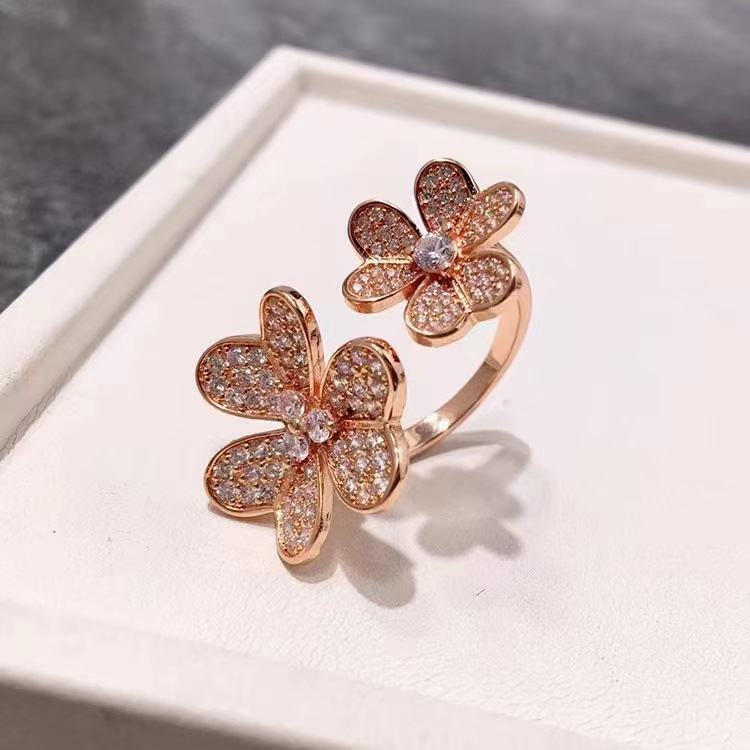 VCA Four Leaf Clover Ring - Best Replica Jewelry™