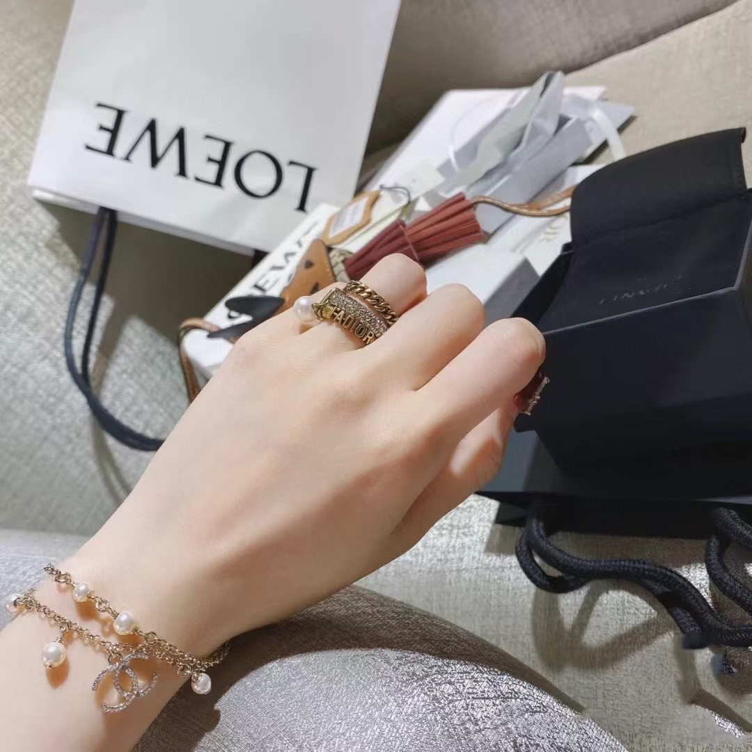 JADIOR 3 Layers Pearl Dangle Ring - Best Replica Jewelry™