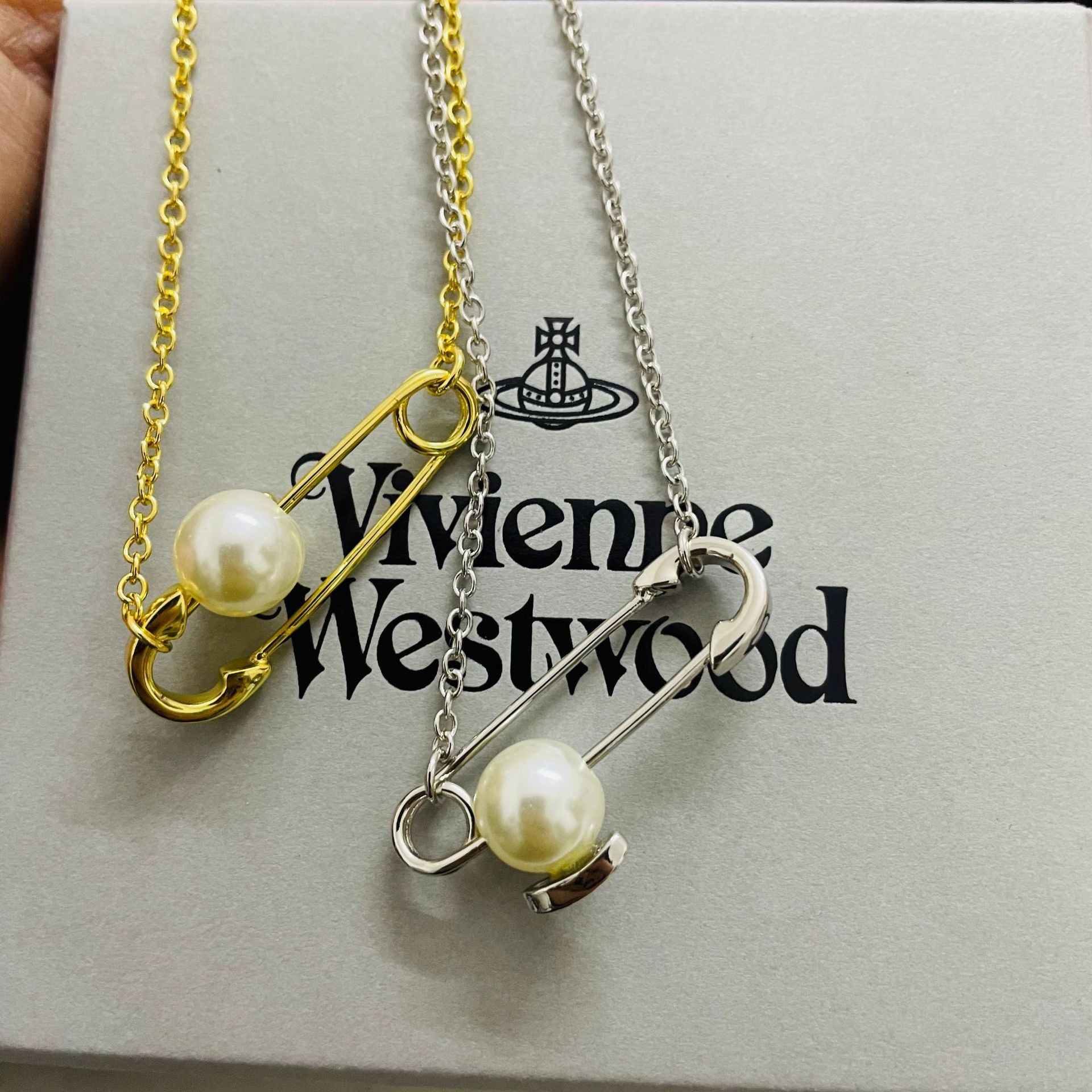 Vivienne Westwood Paperclip With A Pearl Pendant Necklace - Best Replica Jewelry™