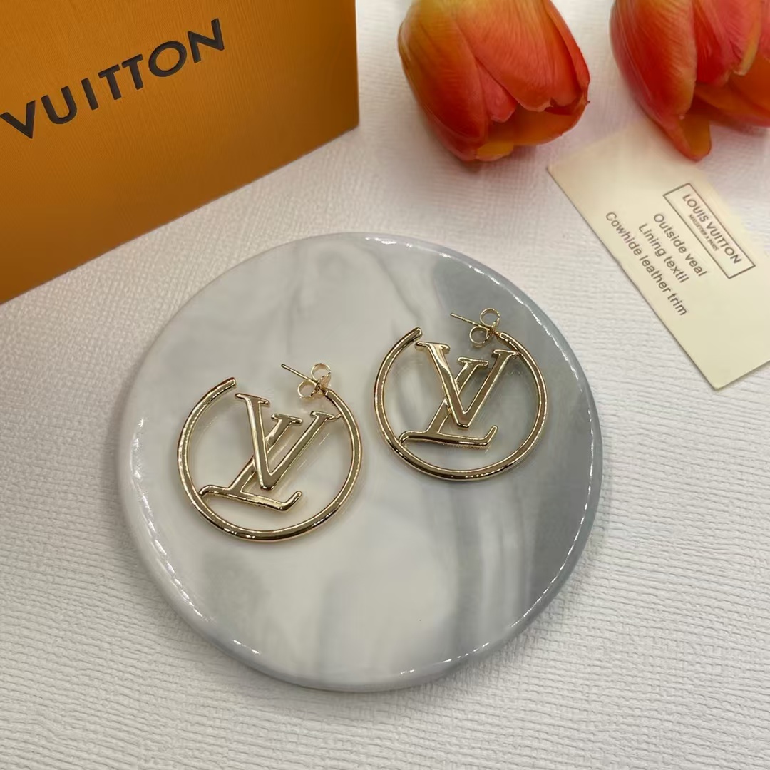 Louis Vuitton Circle LV Letter Earrings - Best Replica Jewelry™