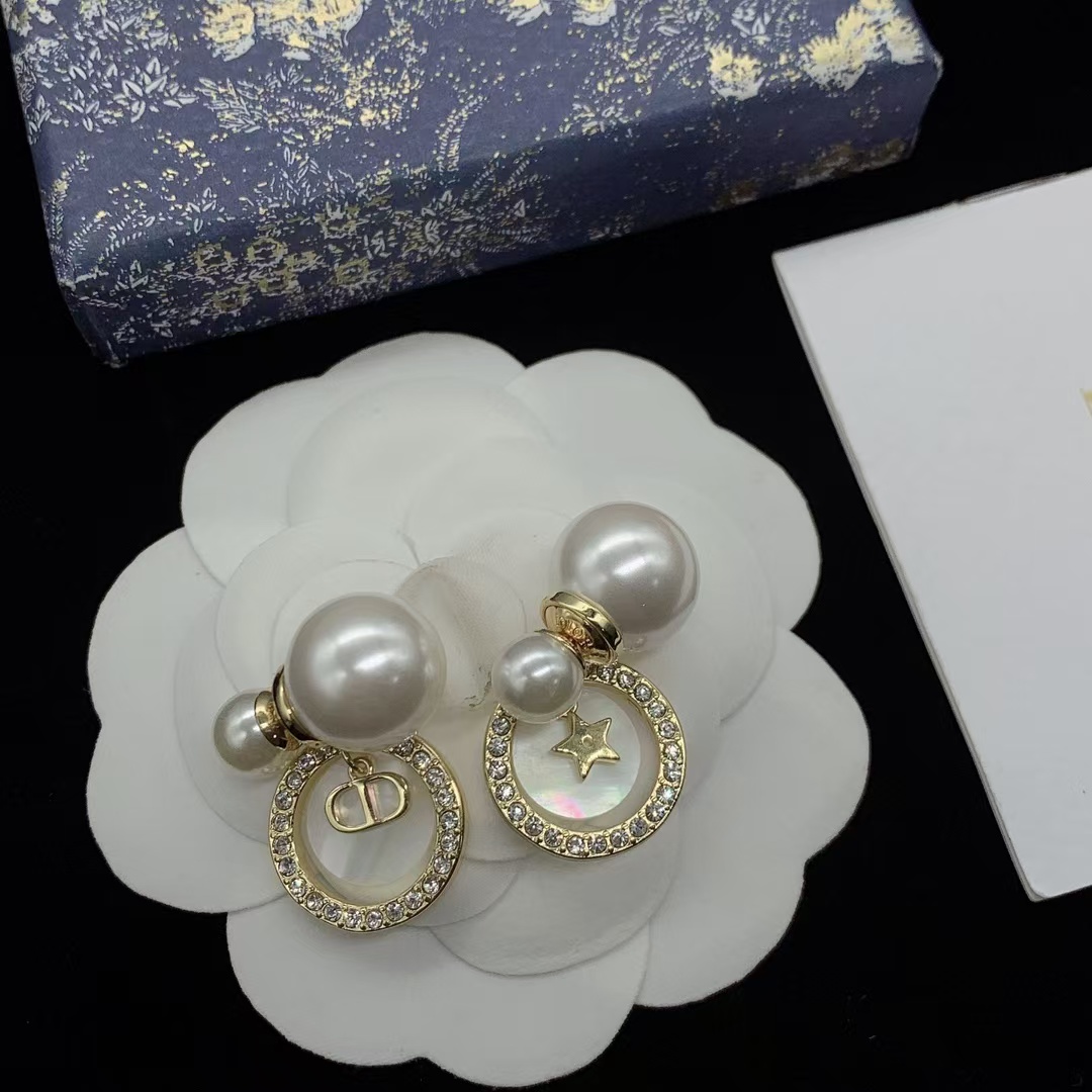 Dior Asymmetric Drop Charms Pearl Earrings - Best Replica Jewelry™