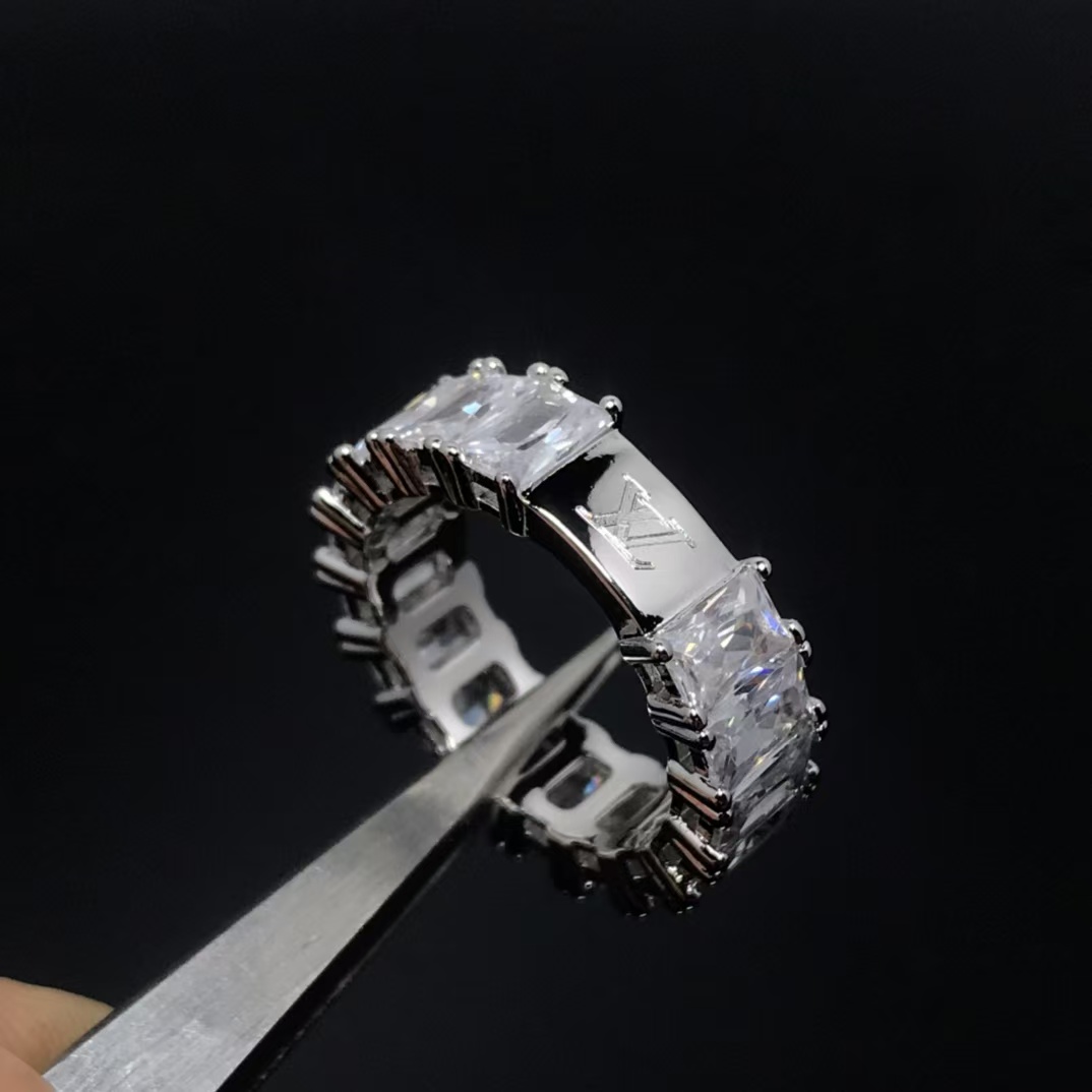 Louis Vuitton Cube Diamond Ring - Best Replica Jewelry™