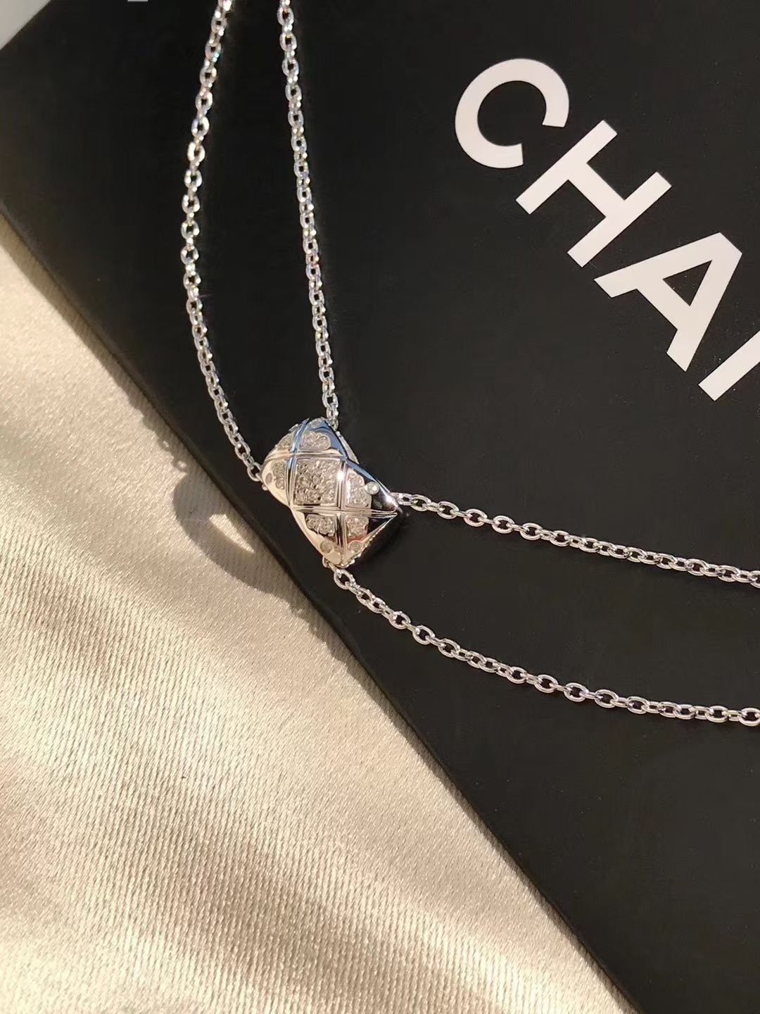Chanel Coco Crush White Gold Necklace - Best Replica Jewelry™