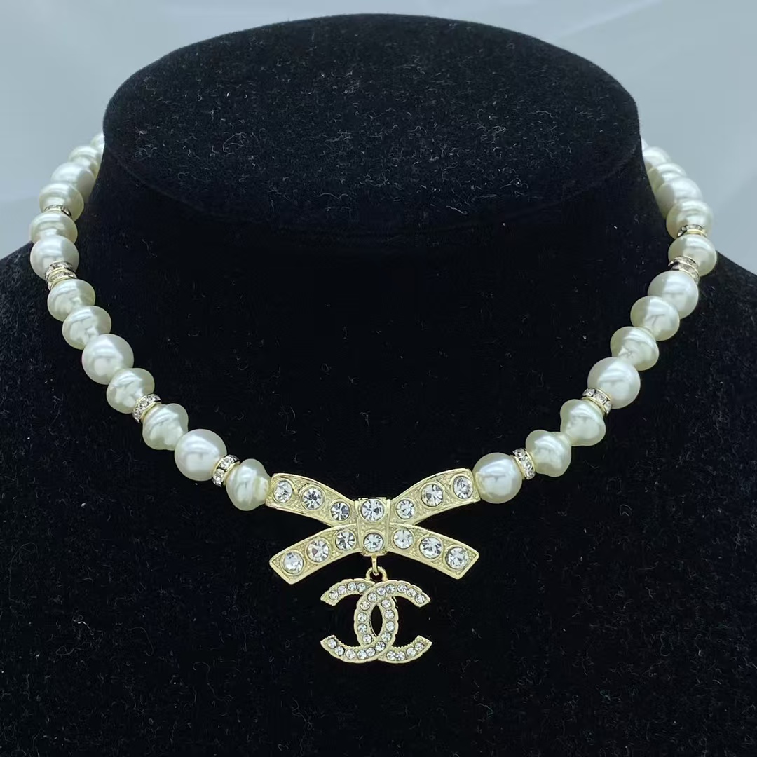 Chanel Bowknot Pendant Baroque Pearl Necklace - Best Replica Jewelry™