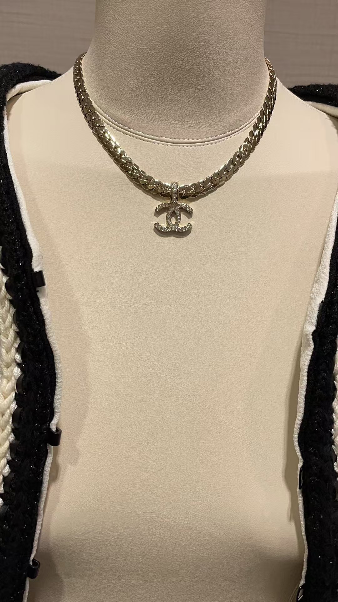 Chanel Chunky Flat Cuban Chain Necklace - Best Replica Jewelry™