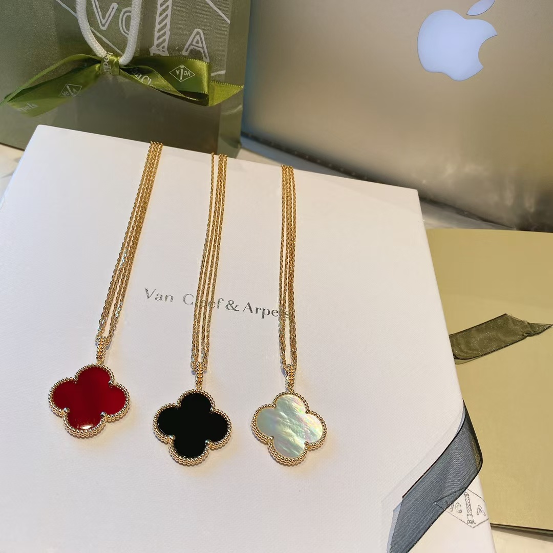 VCA Vintage Alhambra Pendant Large Clover Sweater Necklace - Best Replica Jewelry™