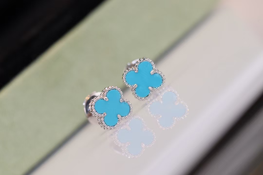VCA Sweet Alhambra Earstuds Earring - Mini - Best Replica Jewelry™