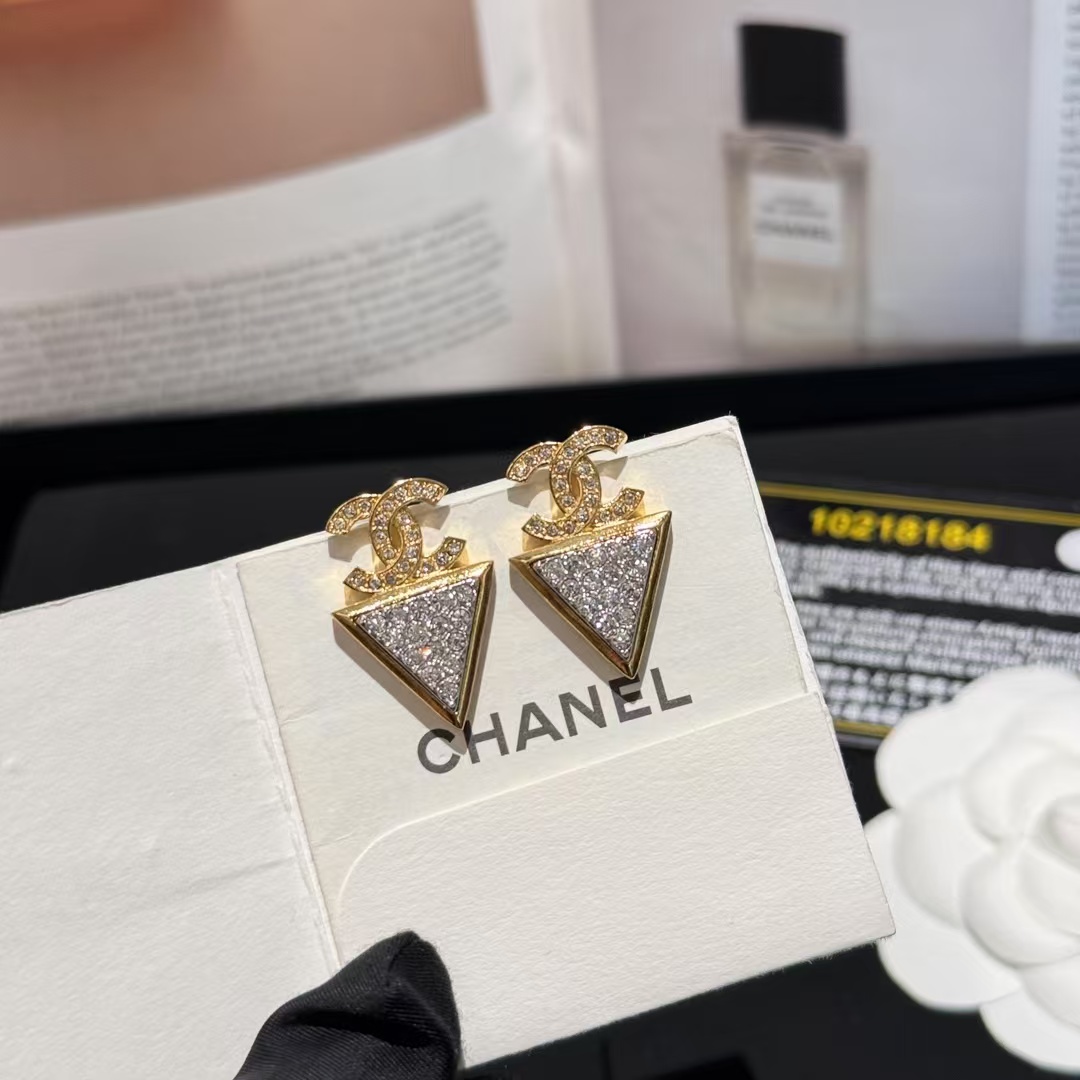 Chanel Geometric Triangle Stud Earrings - Best Replica Jewelry™