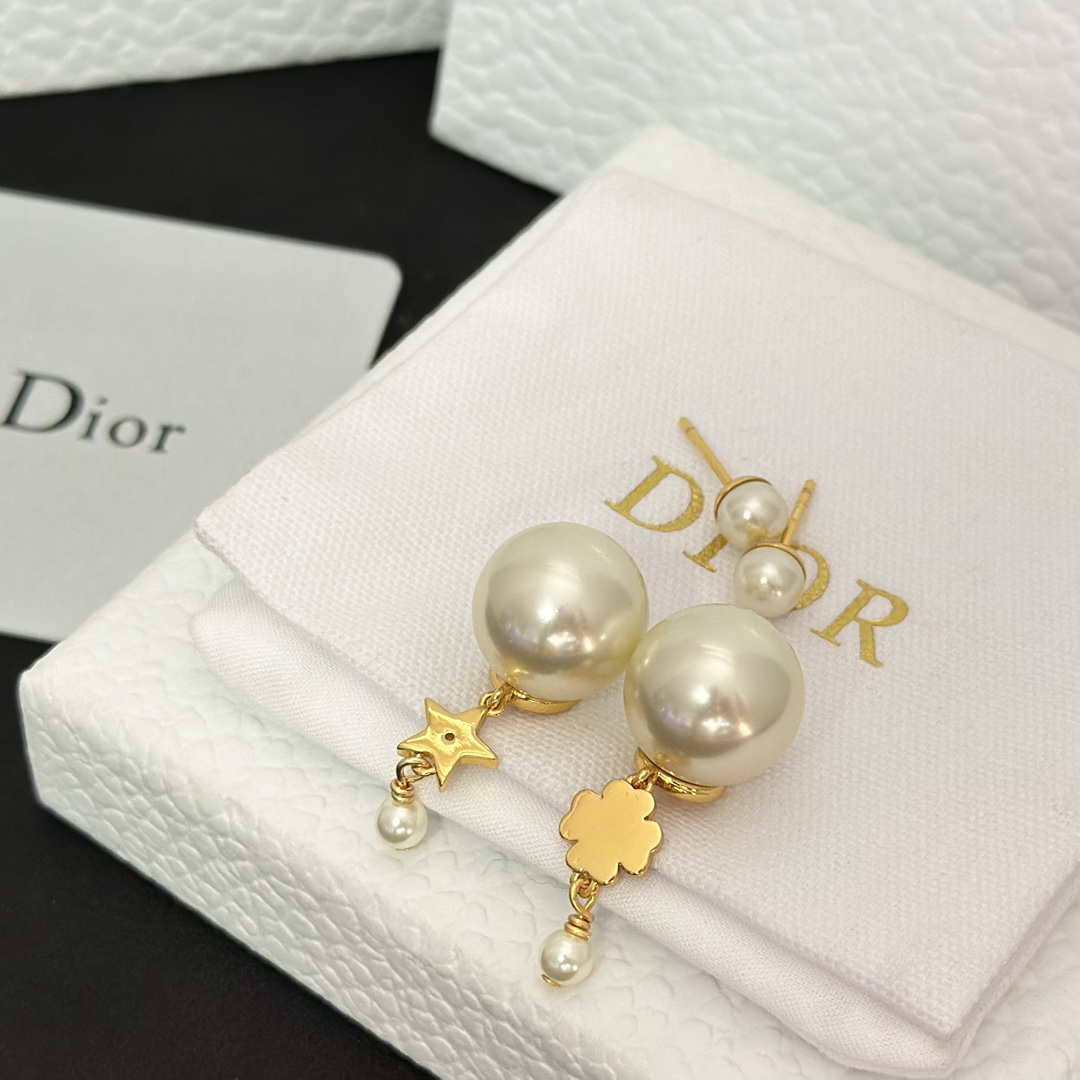 Dior Asymmetric Star Clover Dangle Pearl Earrings - Best Replica Jewelry™
