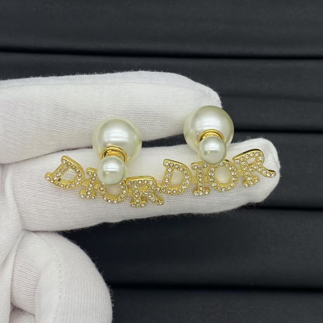 Dior Letter Pearl Earrings - Best Replica Jewelry™