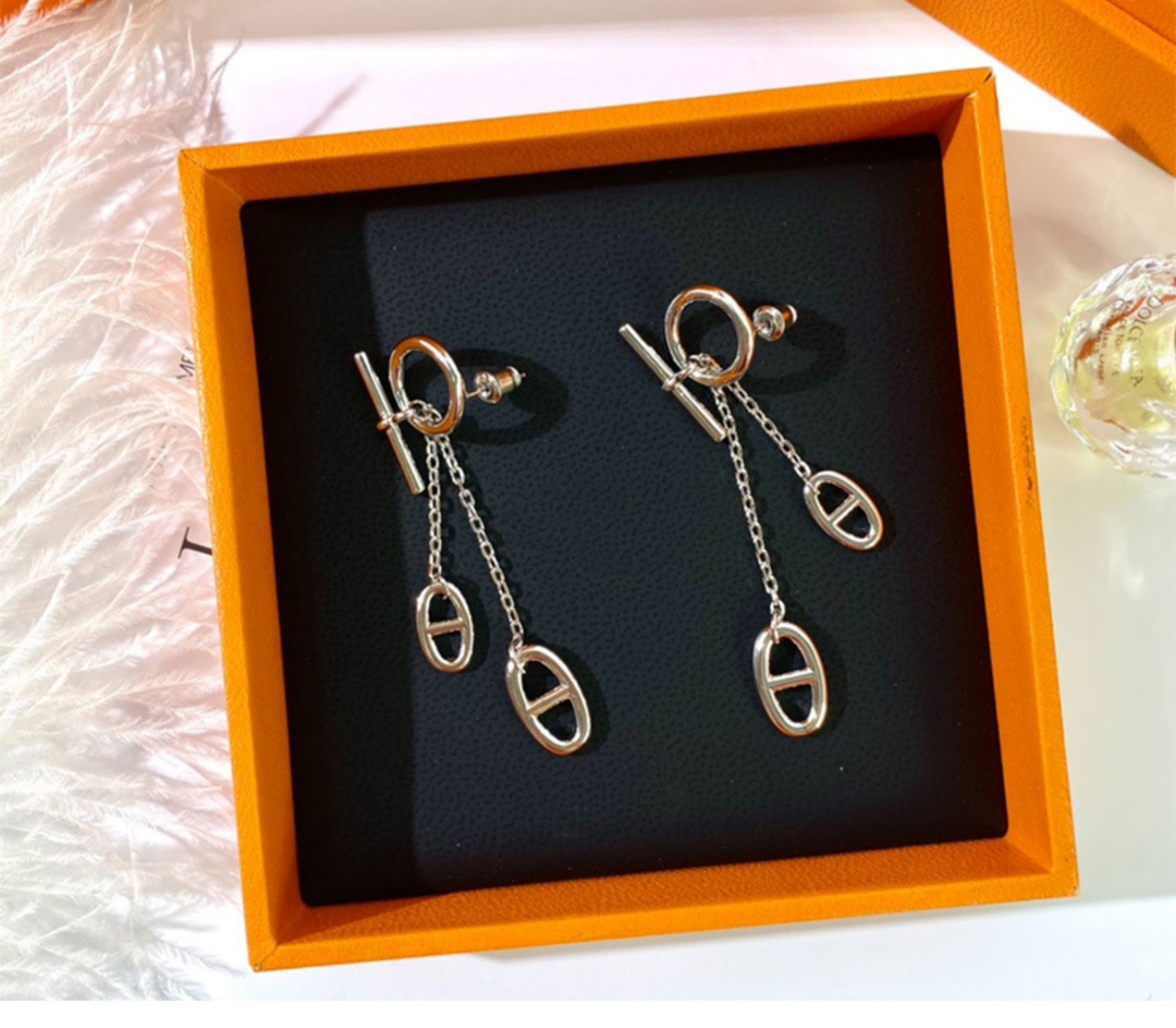 Hermes Pig Nose Tassel Earrings - Best Replica Jewelry™