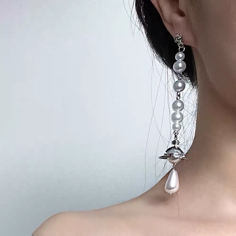 Vivienne Westwood Asymmetric Tassel Pearl Saturn Earrings - Best Replica Jewelry™