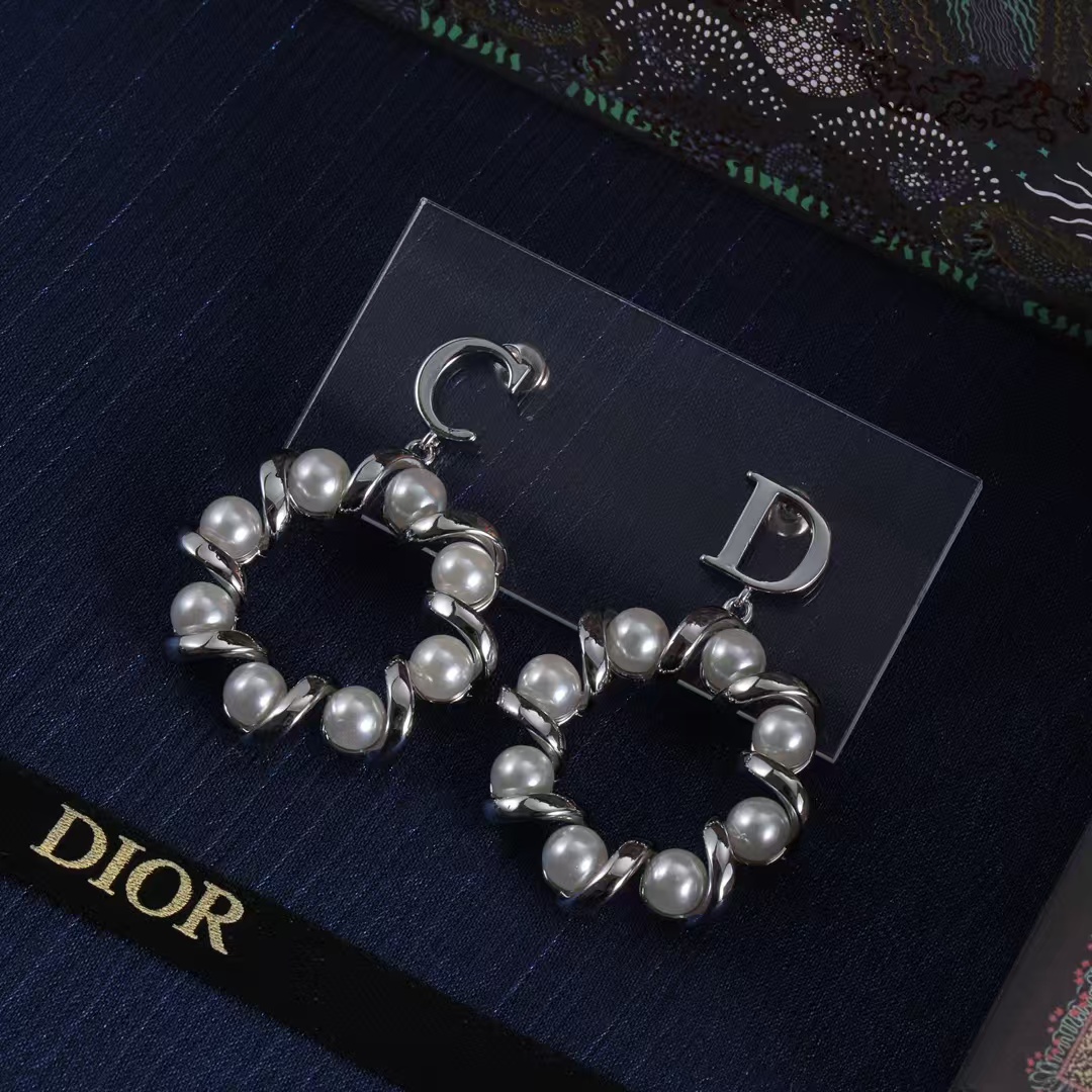 Dior Asymmetric CD Twisted Pearl Earrings - Best Replica Jewelry™