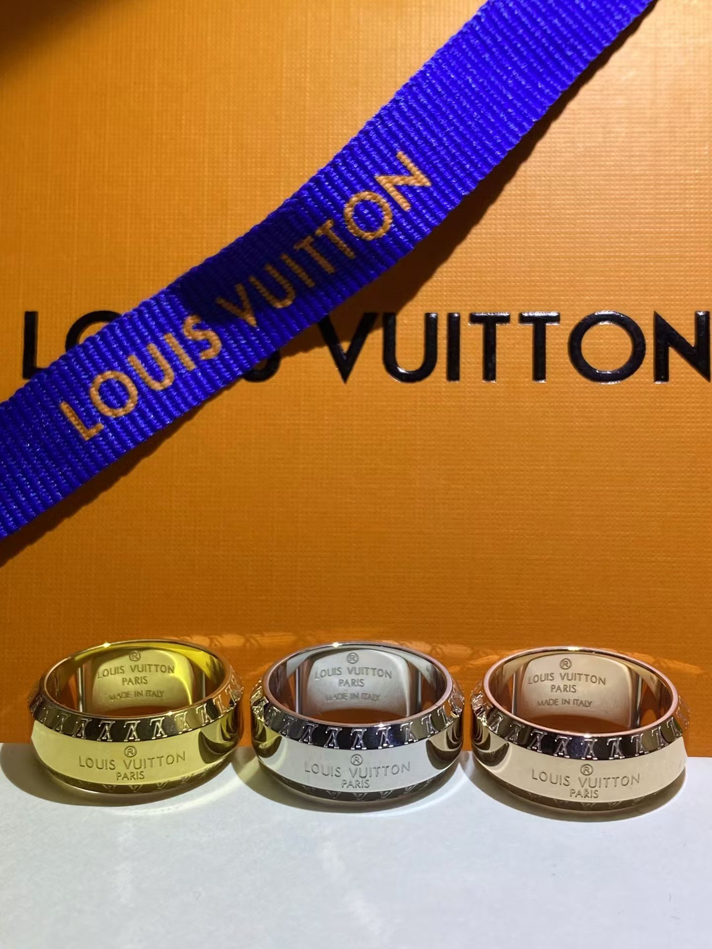 Louis Vuitton Unisex Wide Ring - Best Replica Jewelry™