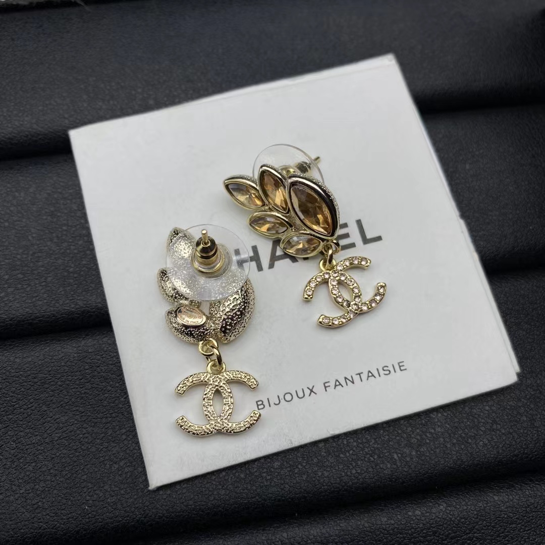 Chanel Amber Leaf Earrings - Best Replica Jewelry™