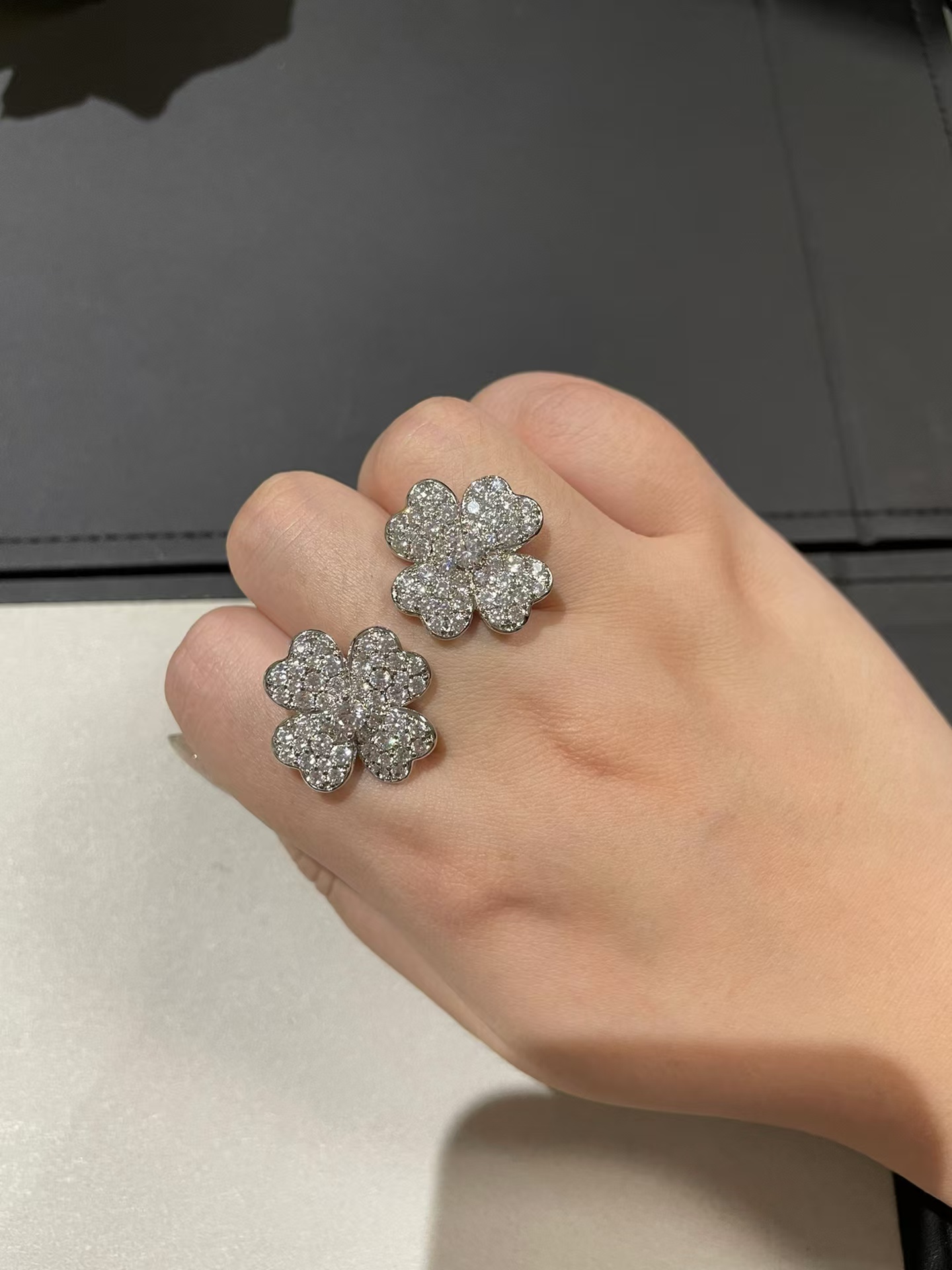 VCA Cosmos Earrings - Small - Best Replica Jewelry™