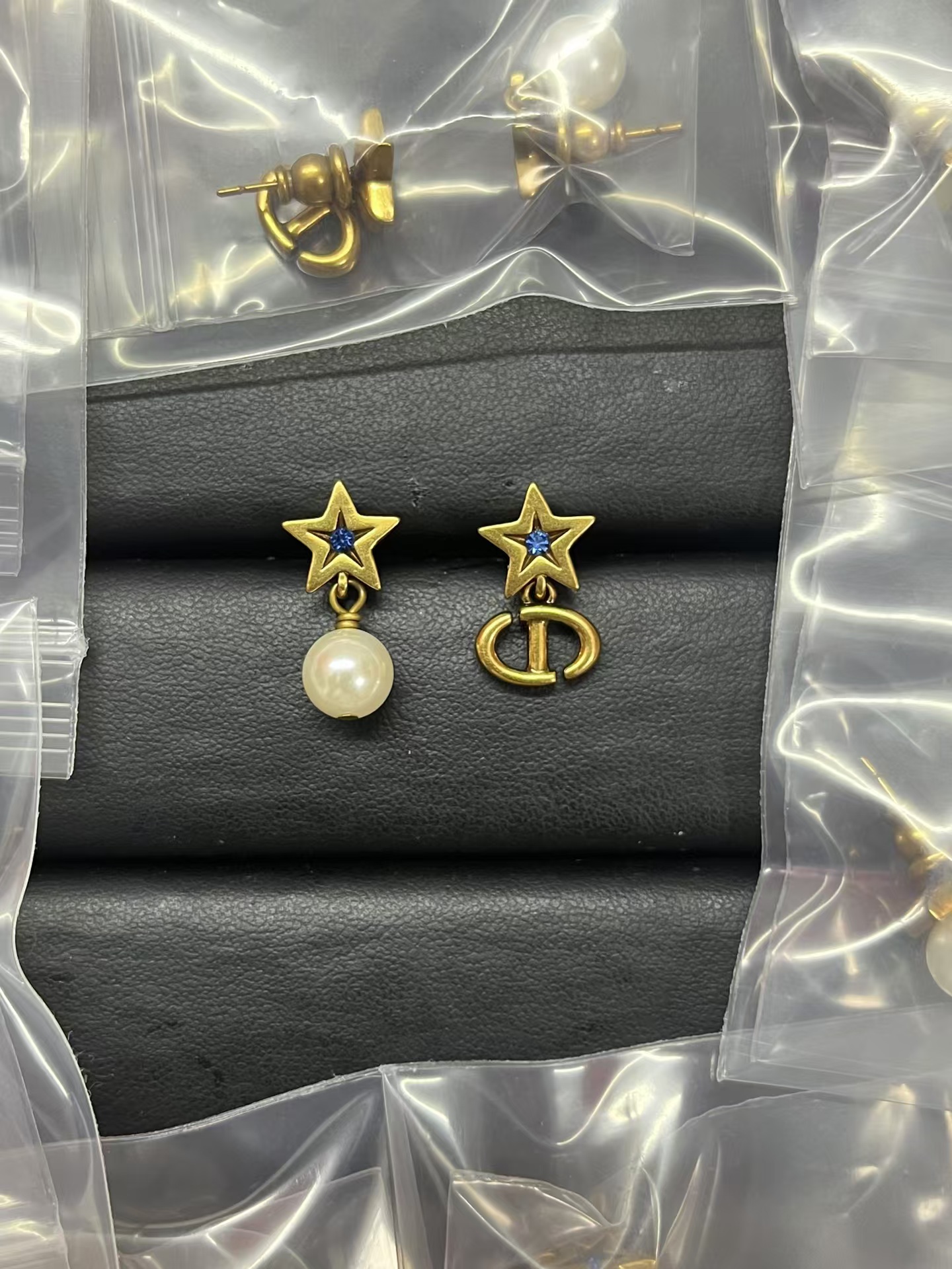 Dior Asymmetric Star Earrings - Best Replica Jewelry™