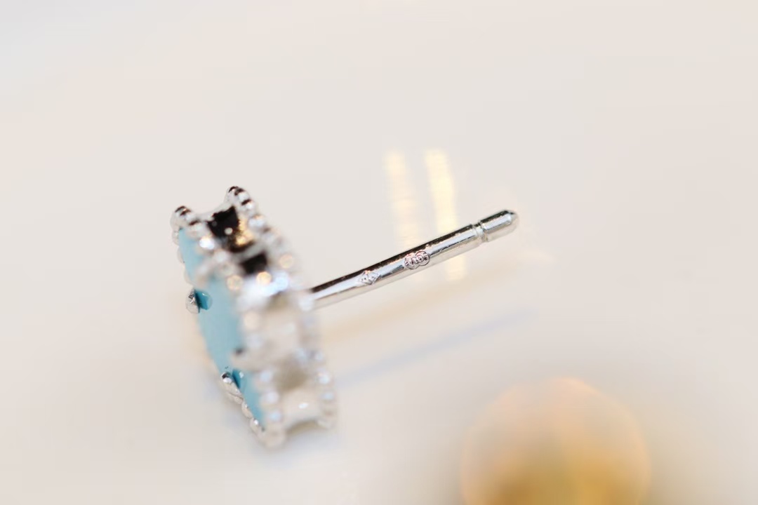 VCA Sweet Alhambra Earstuds Earring - Mini - Best Replica Jewelry™